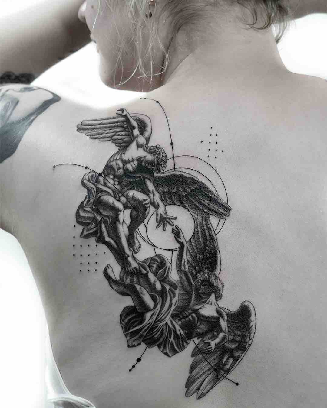 abstract-realism-icarus-Daedalus-greek-mythology-back-tattoo-ric-le.jpeg