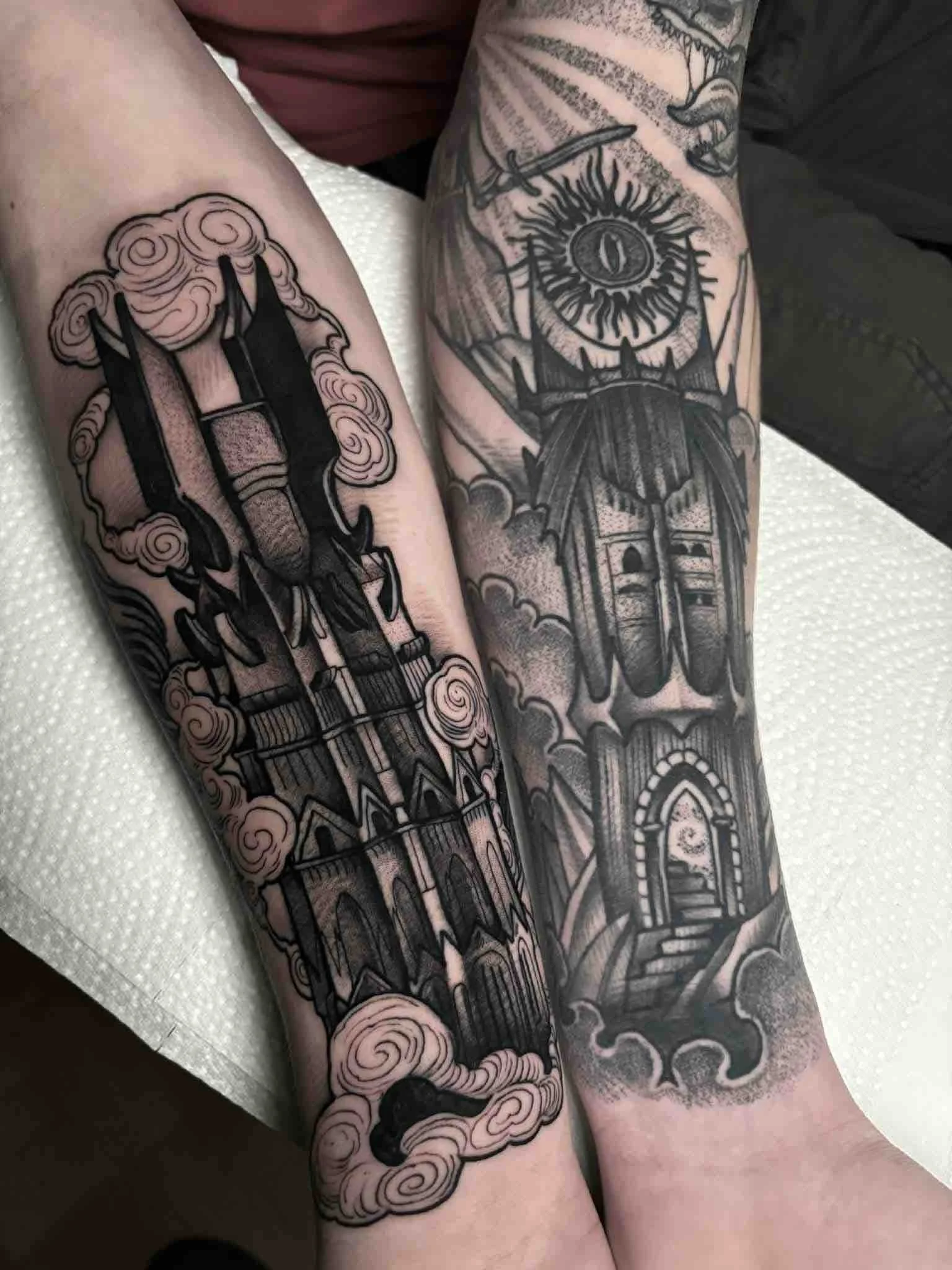 lord-of-the-rings-iseguard-mordor-eye-of-sauron-forearm-traditional-tattoo.jpeg