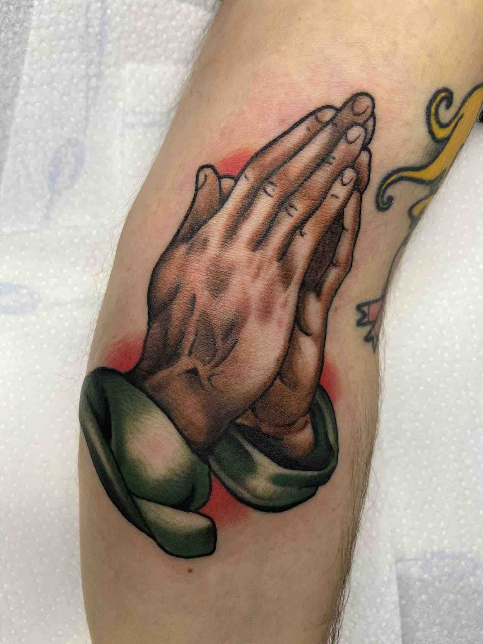 rock-of-ages-zoltan-shark-bait-prayer-hands-american-trad-knee-tattoo.jpeg