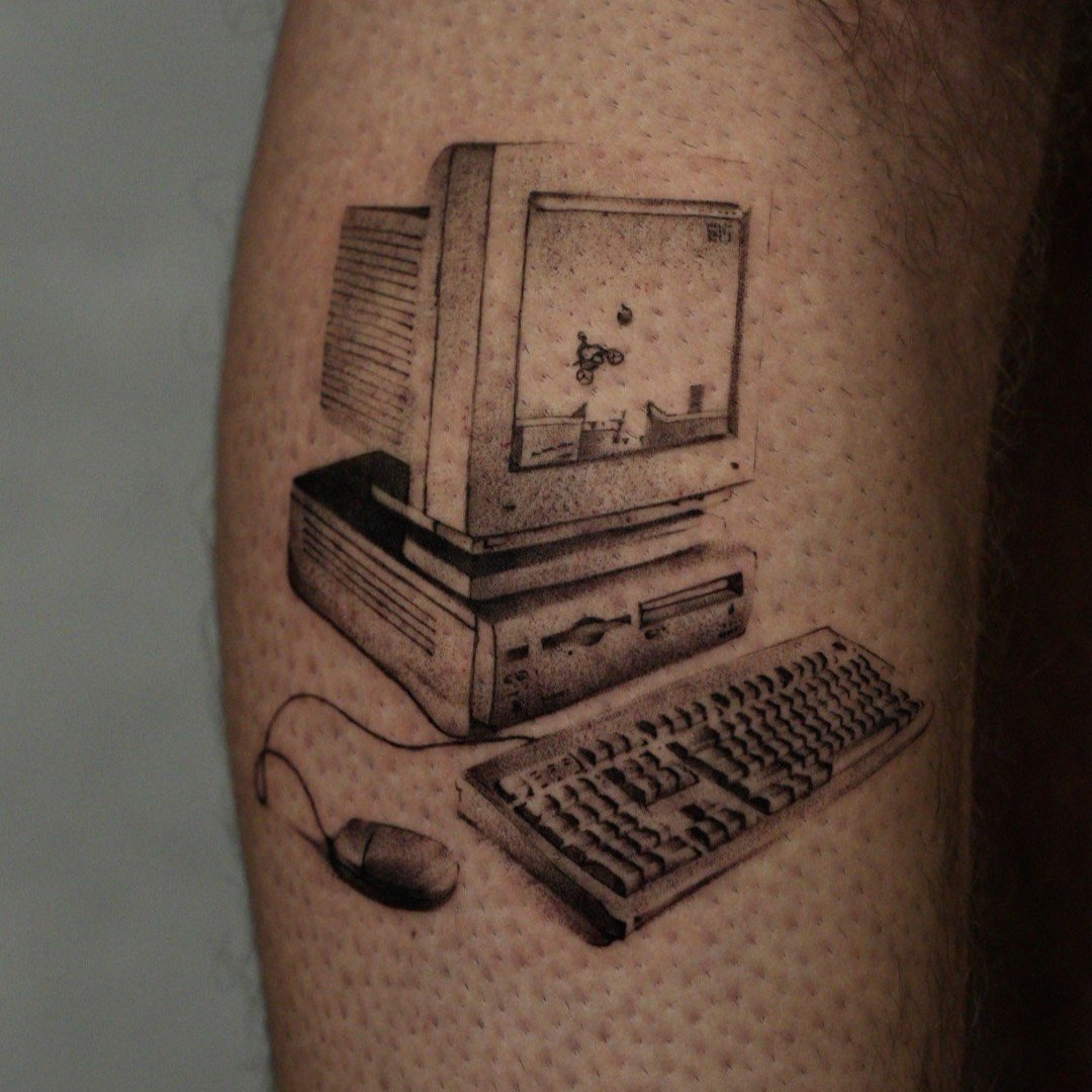 old style 90s computer set up tattoo by Lidor