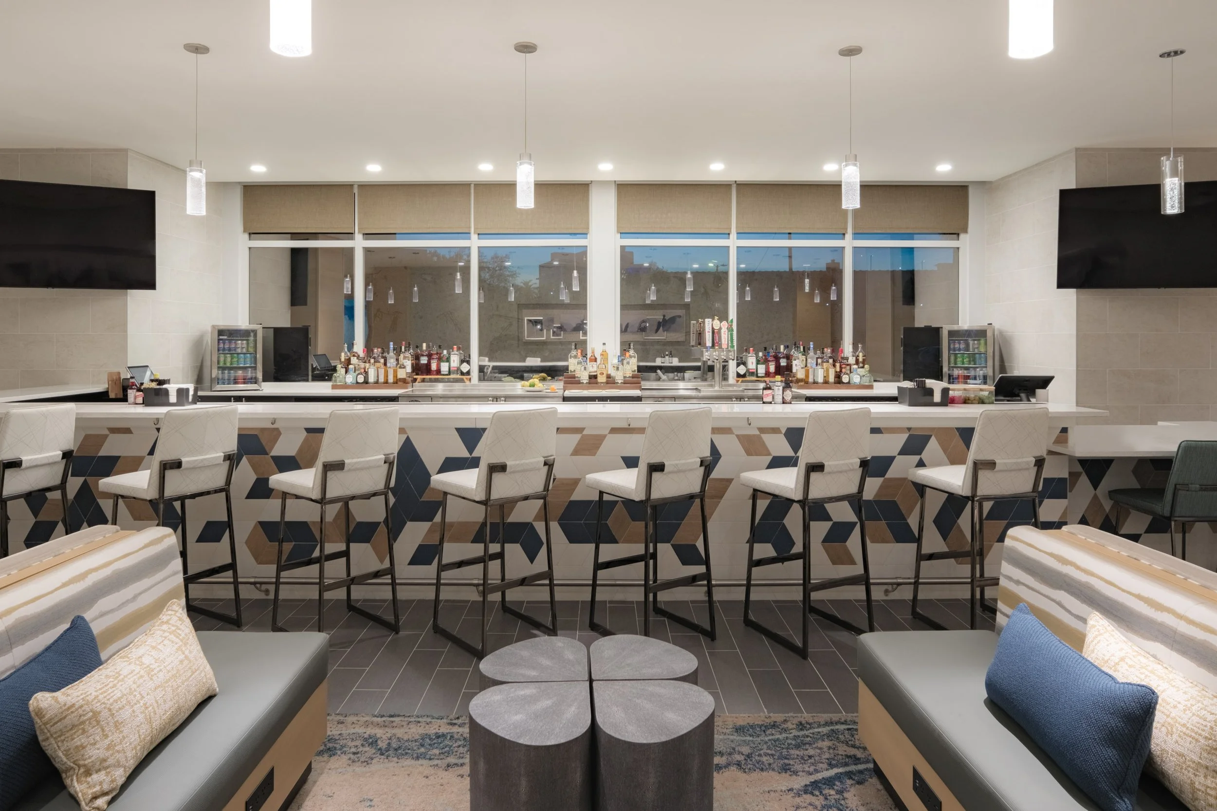 SHS_TPADS_8_lobbybar_web.jpg