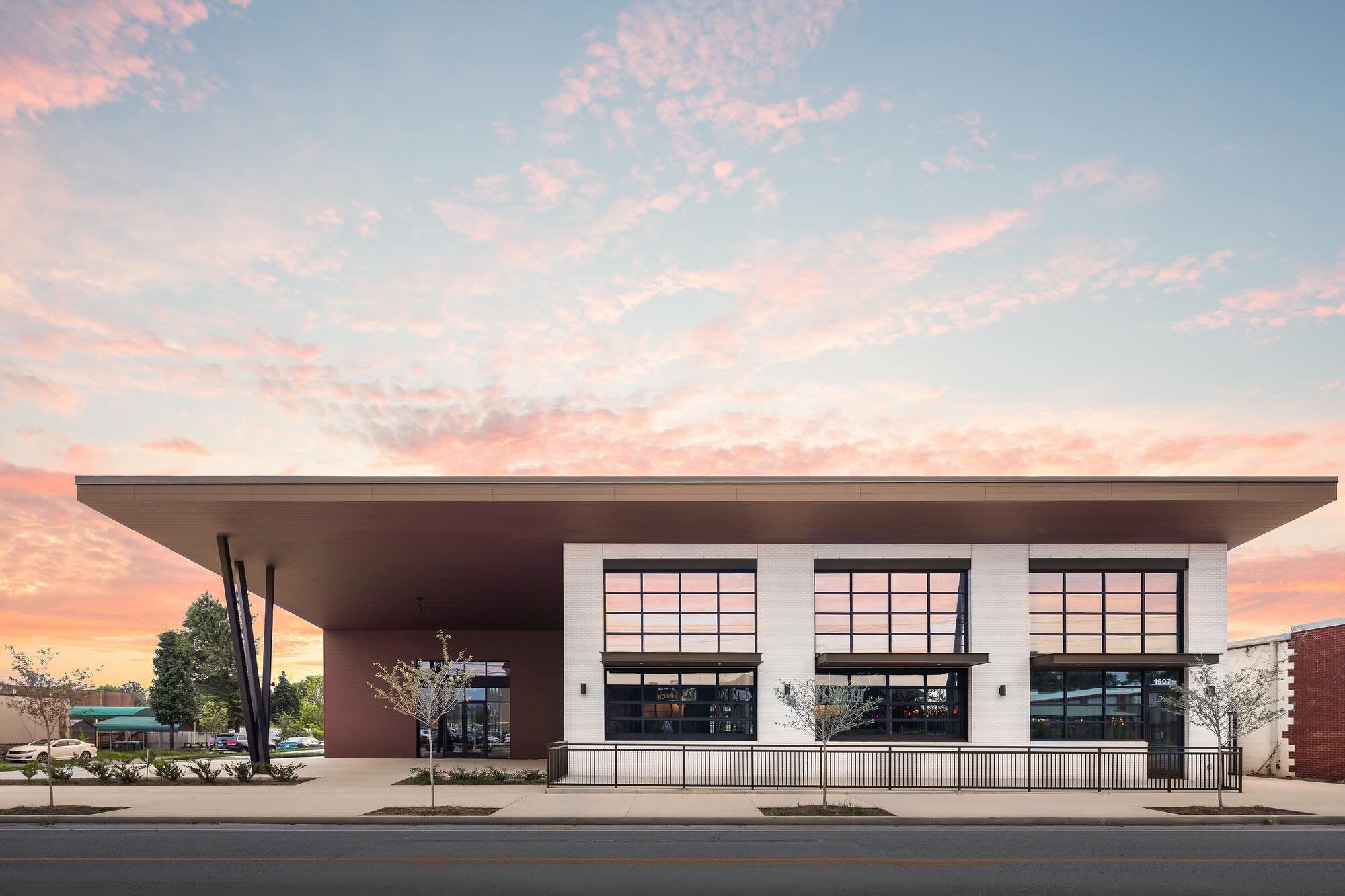 Tinker Ma transformed the former Southeastern Automotive Warehouse on Central Avenue into a vibrant mixed-use commercial center. By preserving the original steel structure and introducing modern, sustainable design solutions, the renovation created 2