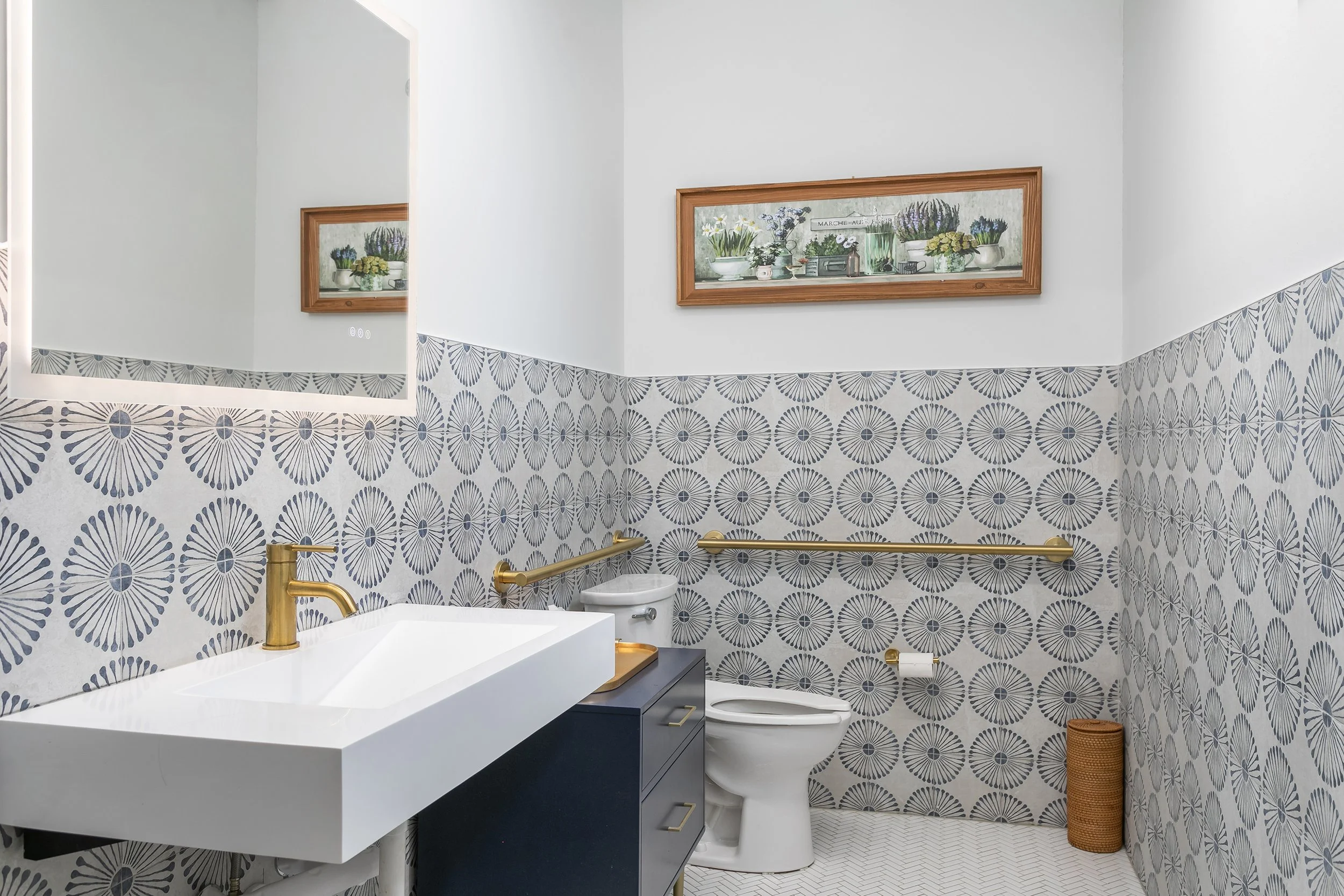 DBS Offices_Bathroom 1_TinkerMa_by 161 Photography.jpg