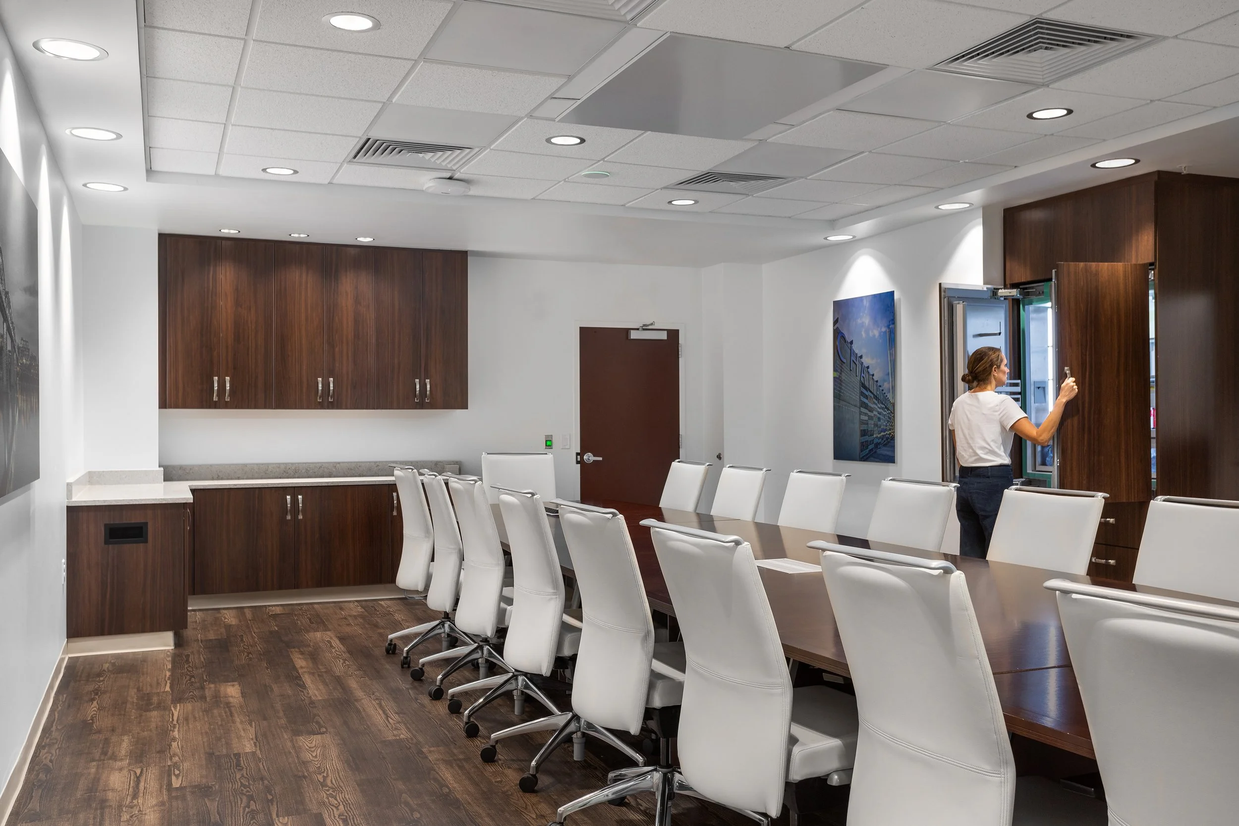 Chattanooga Heart Institute_Conference Room 3b_TinkerMa_by 161 Photography.jpg