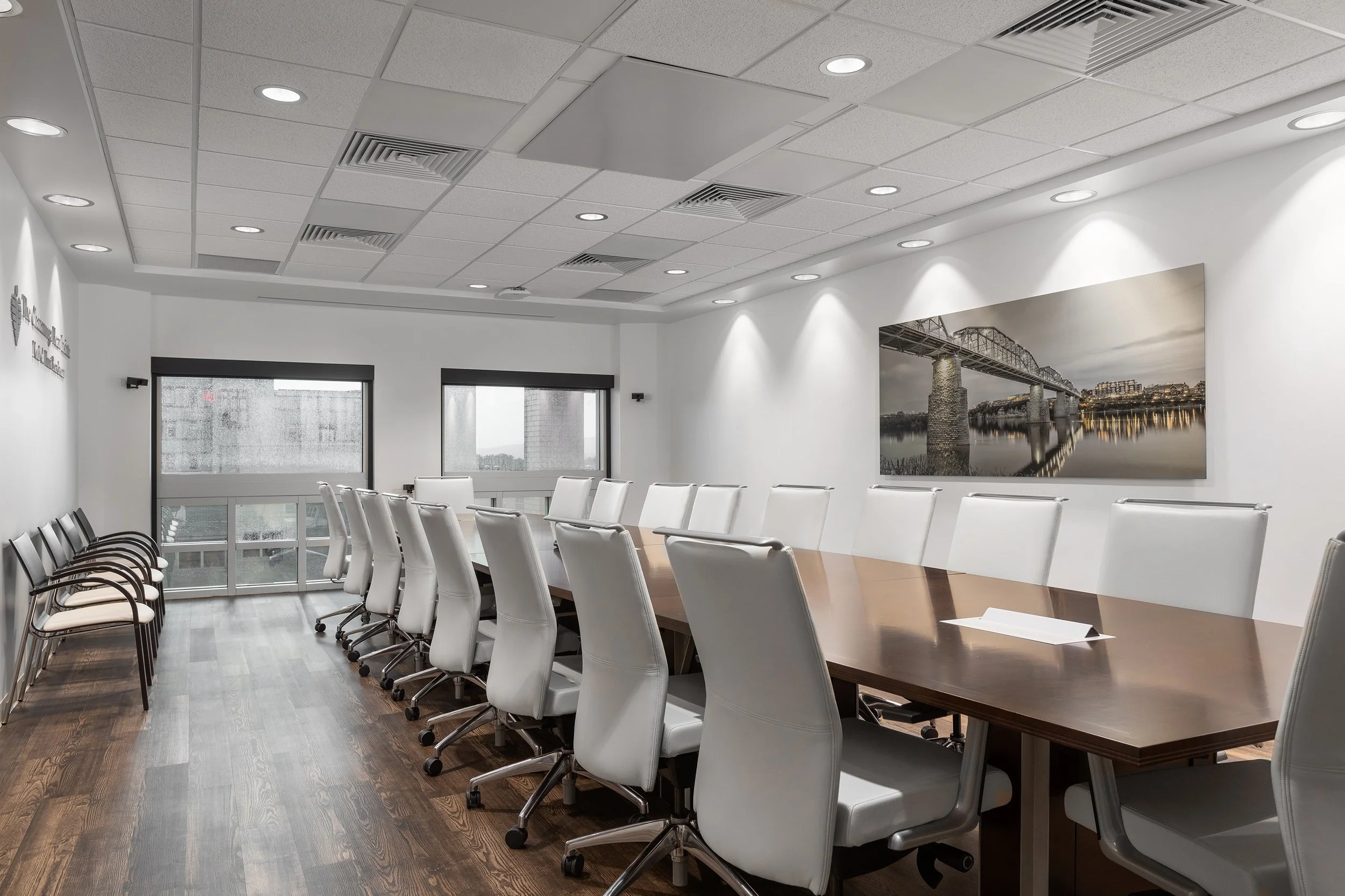Chattanooga Heart Institute_Conference Room 1_TinkerMa_by 161 Photography.jpg