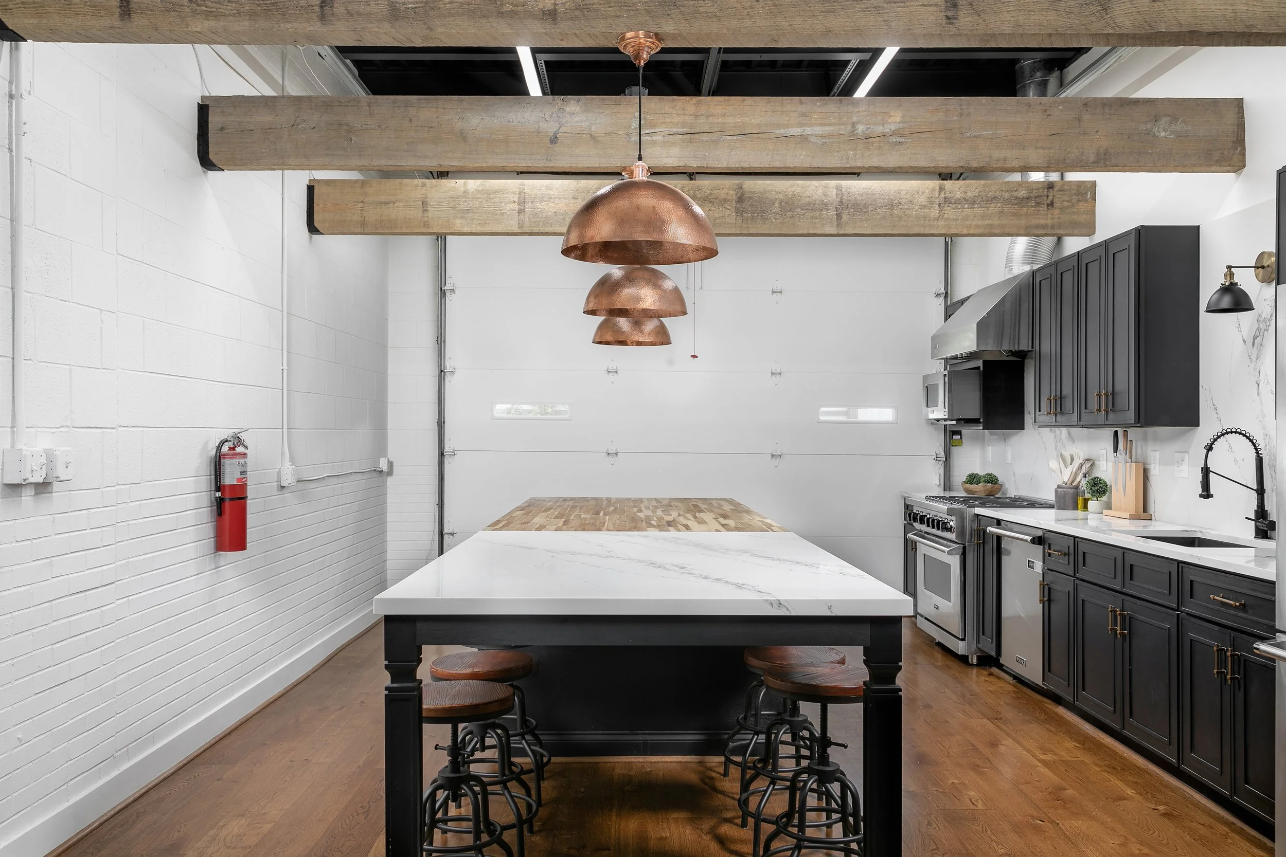 DBS Offices_Kitchen 2a_TinkerMa_by 161 Photography.jpg