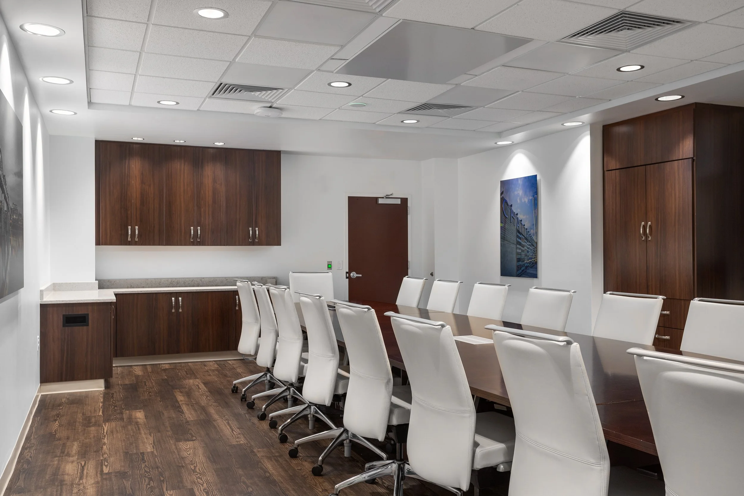 Chattanooga Heart Institute_Conference Room 3a_TinkerMa_by 161 Photography.jpg