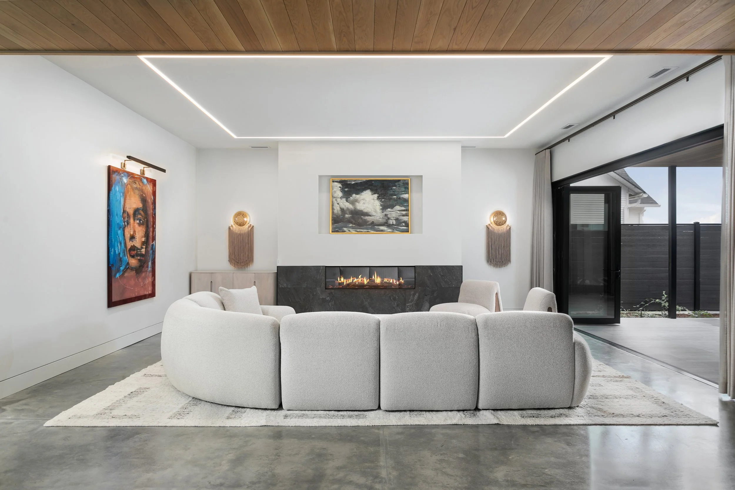 607 Forest Ave_Living Room 1b_TinkerMa_by 161 Photography.jpg