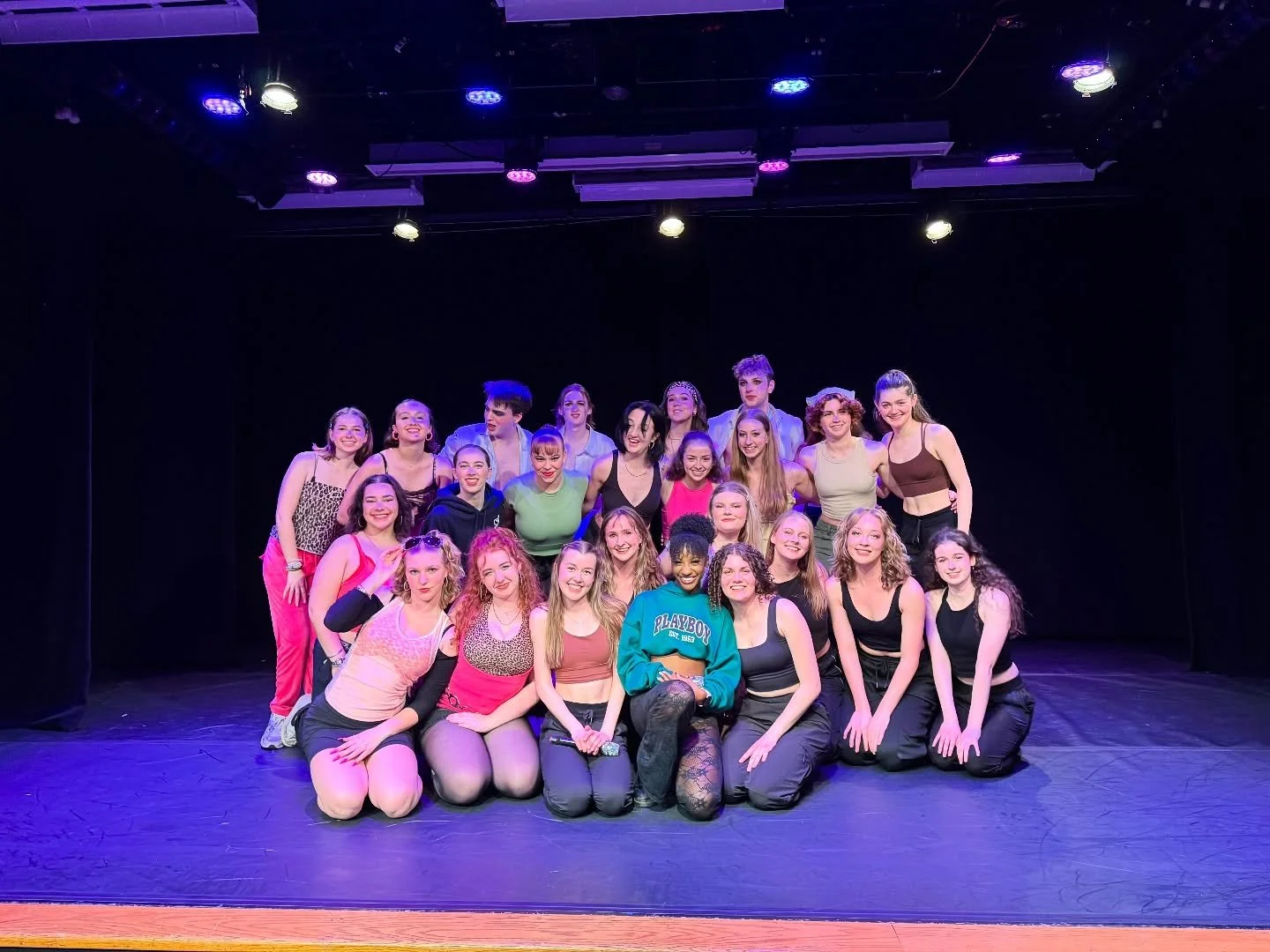 ✨DANCE CABARET✨

Thank you to everyone who came out to see Dance Cab last night and thank you to all of the beautiful dancers who made the show so special! 

@bfaraiders @wsu.dlab