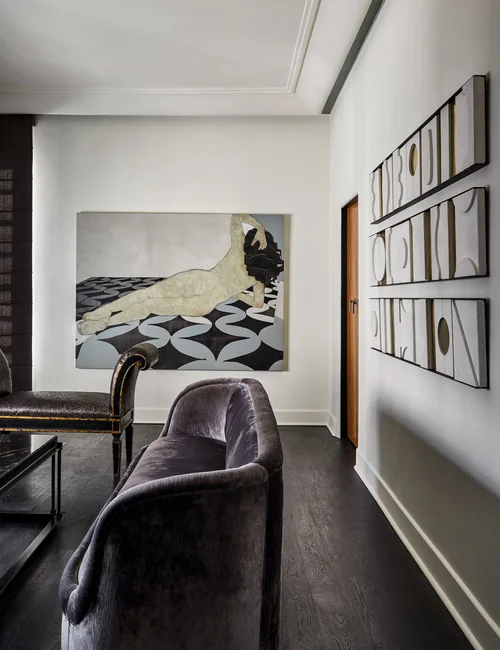 Why Do Art-Aware Interior Designer Services Prioritize Restraint Over Excess?