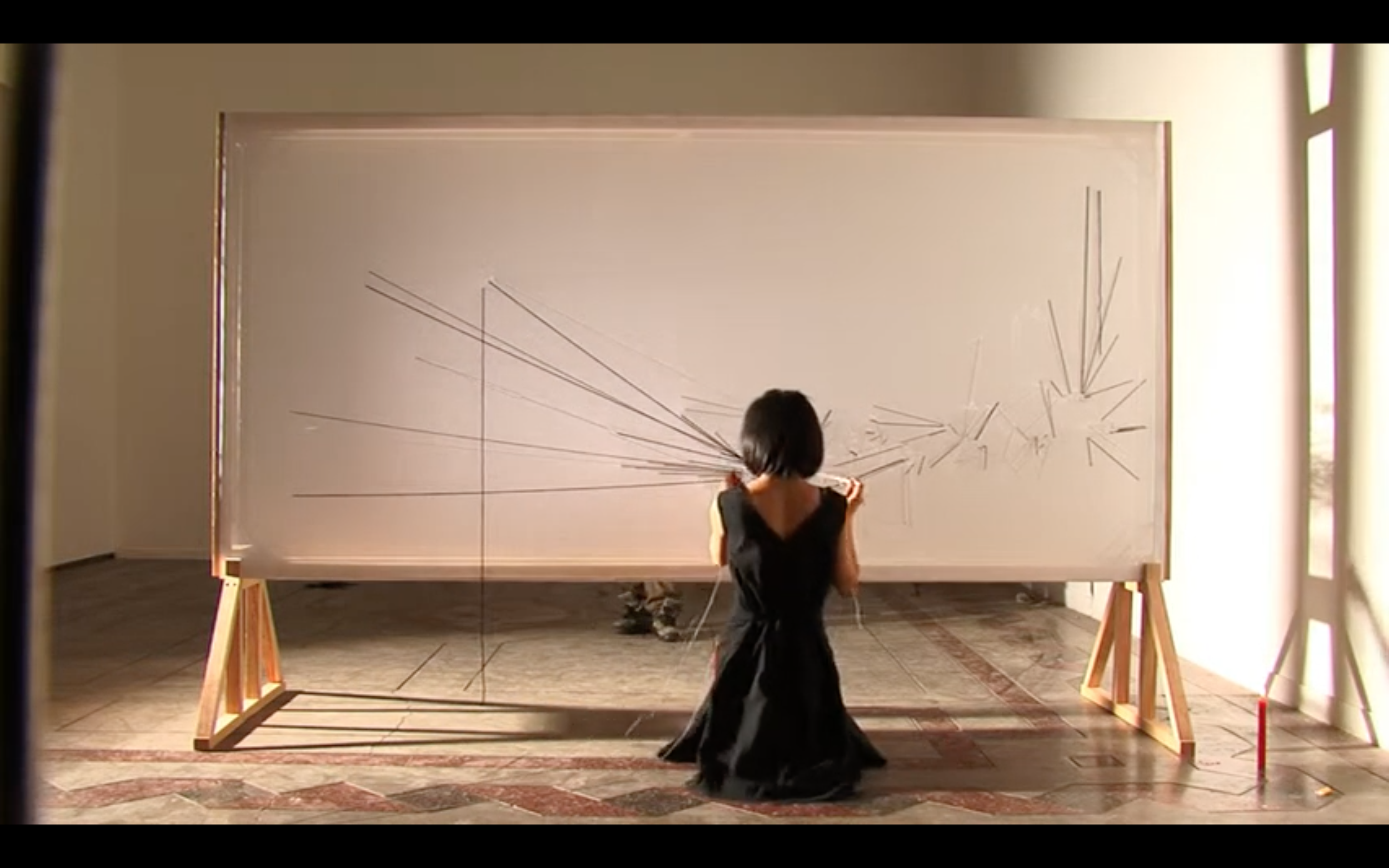 赵端 ，《穿针引线》，行为录像，单频，彩色，无声，11’54’’，2010.png