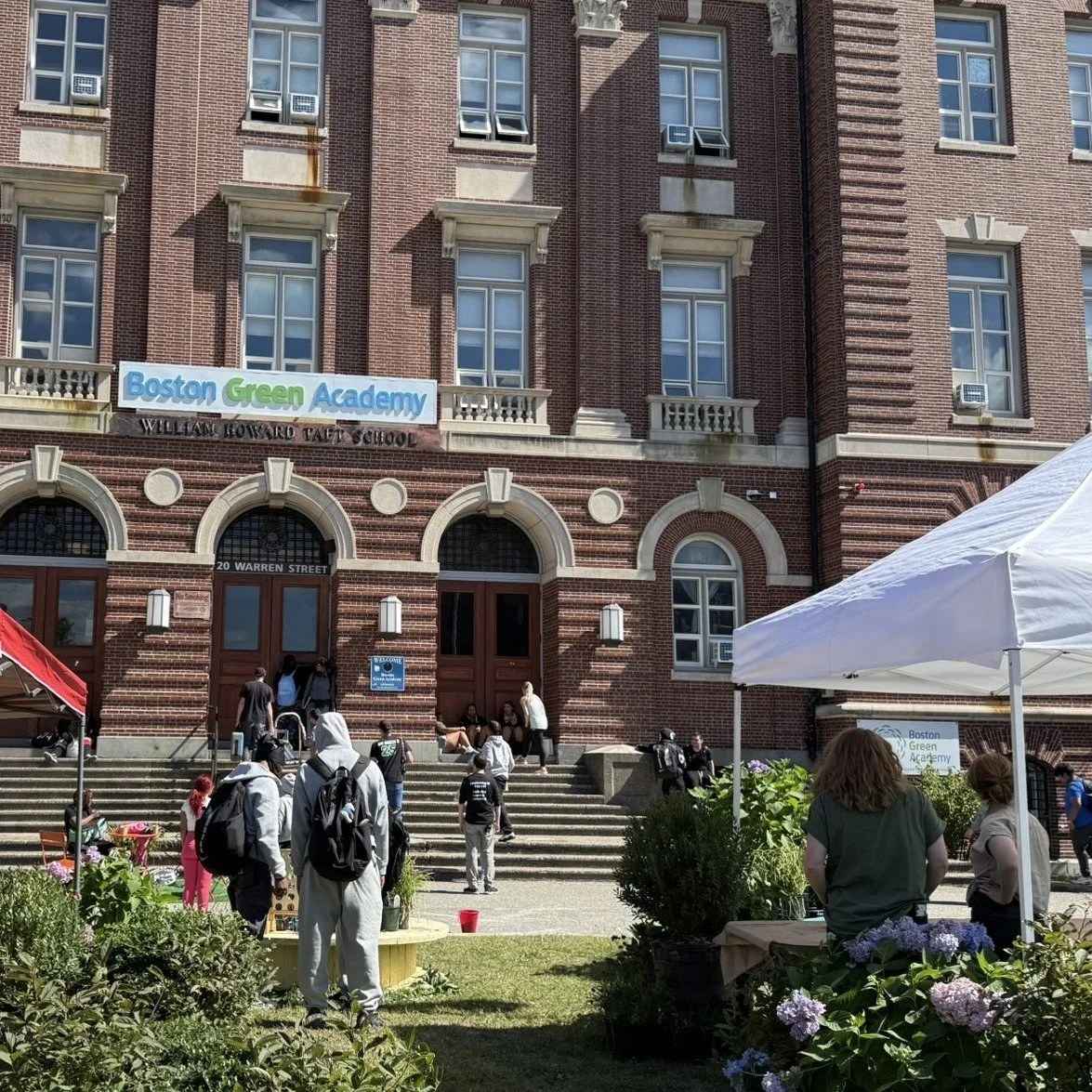 Youth Activating Spaces was the ASLA theme for PARKing Day and by golly, they did. 

We were so psyched to spend the day with BGA...

Swipe to see scenes of Boston Green Academy teens in action as they transformed the empty area in front of their sch