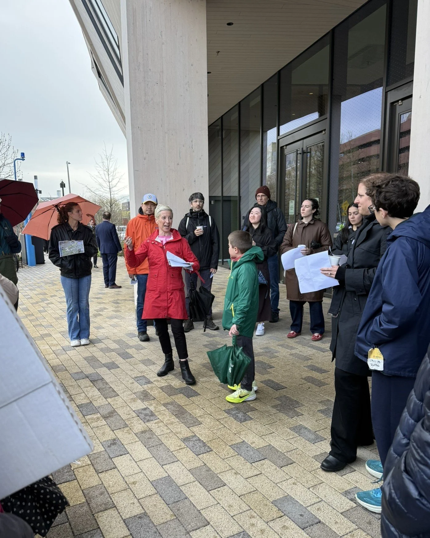 And we're off! May launched our seventh year of "Inside/Out" -- outdoor, on-site tours of landscape architecture across our region. 

Immediately following Fieldday, this year's first Inside/Out began at the front door of "the Treehous