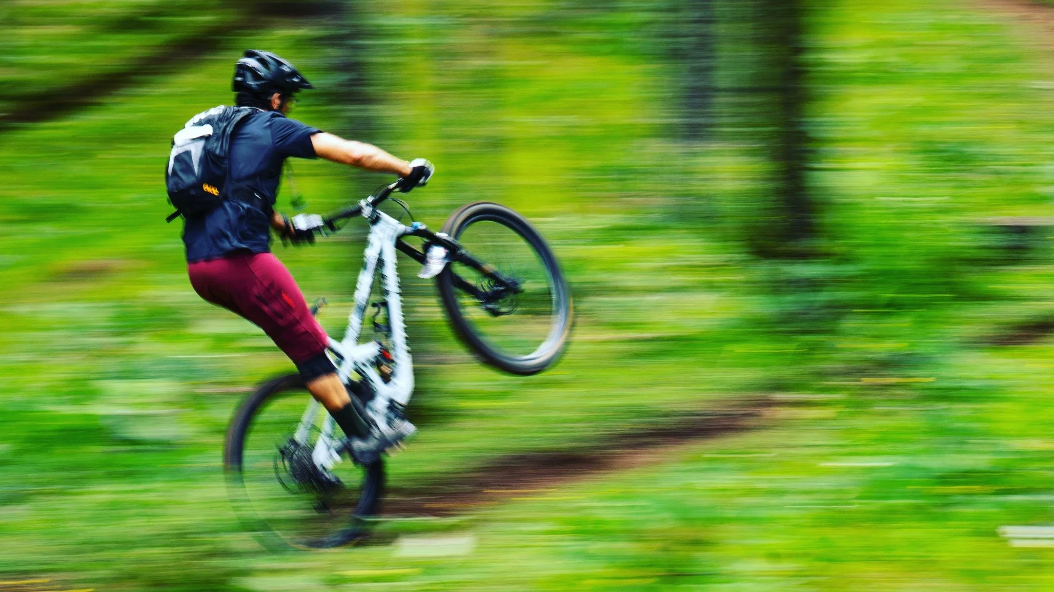 Fall is here! Oaxaca is blooming and getting ready for Dia de Muertos 💀

Come ride with us and enjoy the magic that surrounds our traditions and of course our riding!

Tours all year round! by the OG's Ride TranSierra Norte.

#transierranorte #ridet