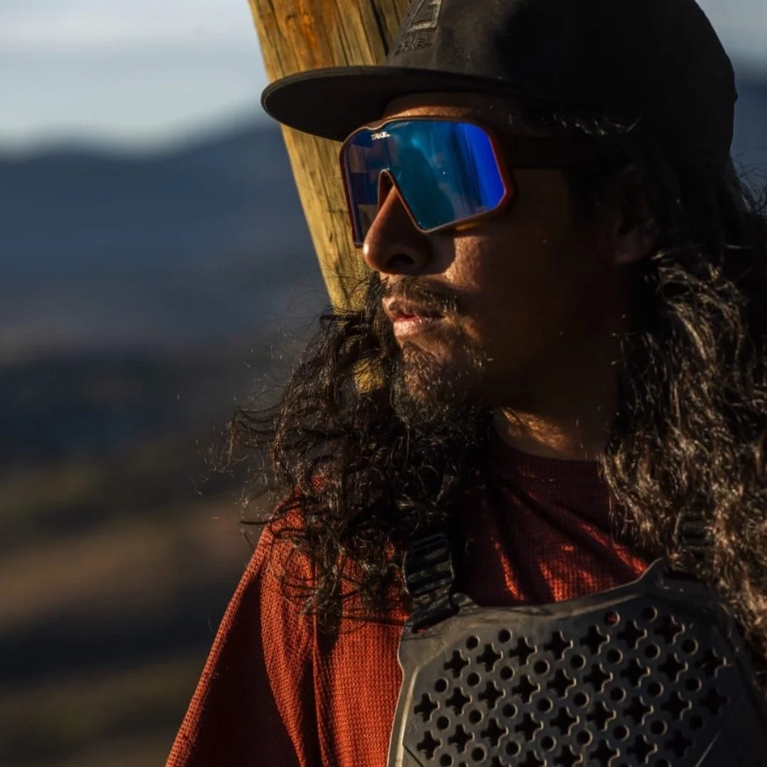 Our local guides never lose their style! @zirkeloptics #rideoaxaca #ridemtb