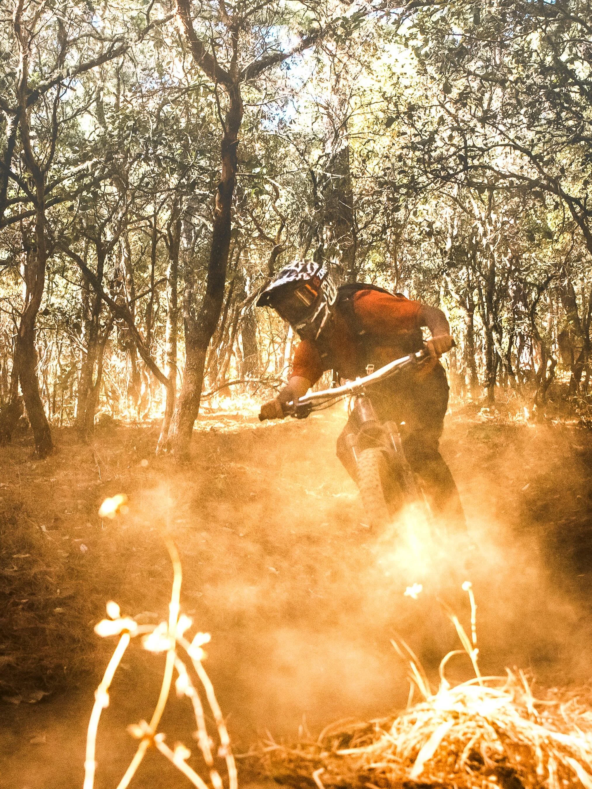 Dirty day in Oaxaca!  @nicoswit_photo #TransierraNorte #TransierraNorteTours #TransierraNorteRace #RideOaxaca #DiscoverOaxaca MagicOaxaca OaxacaMexico MTBAdventure EnduroLife MountainBike MTB EnduroMTB BlindEnduro MultiDayEnduro RideMexico ExploreMex