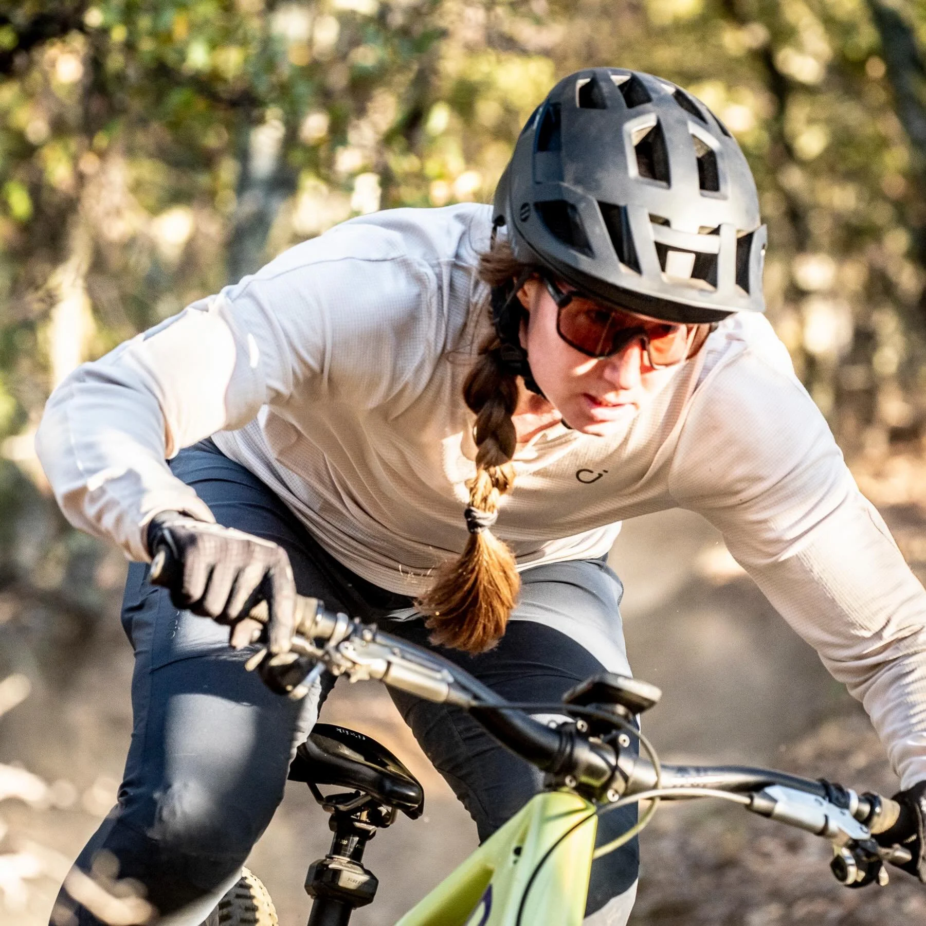@mirandamillermtb focus on the trail, focus on the objective! Pic @nicoswit_photo. @smithoptics @velociomtb #SmithOptics #Velocio #TransierraNorte #TSNRace #RideOaxaca EnduroLife MTBAdventure BlindEnduro MountainBikeCulture RideInStyle