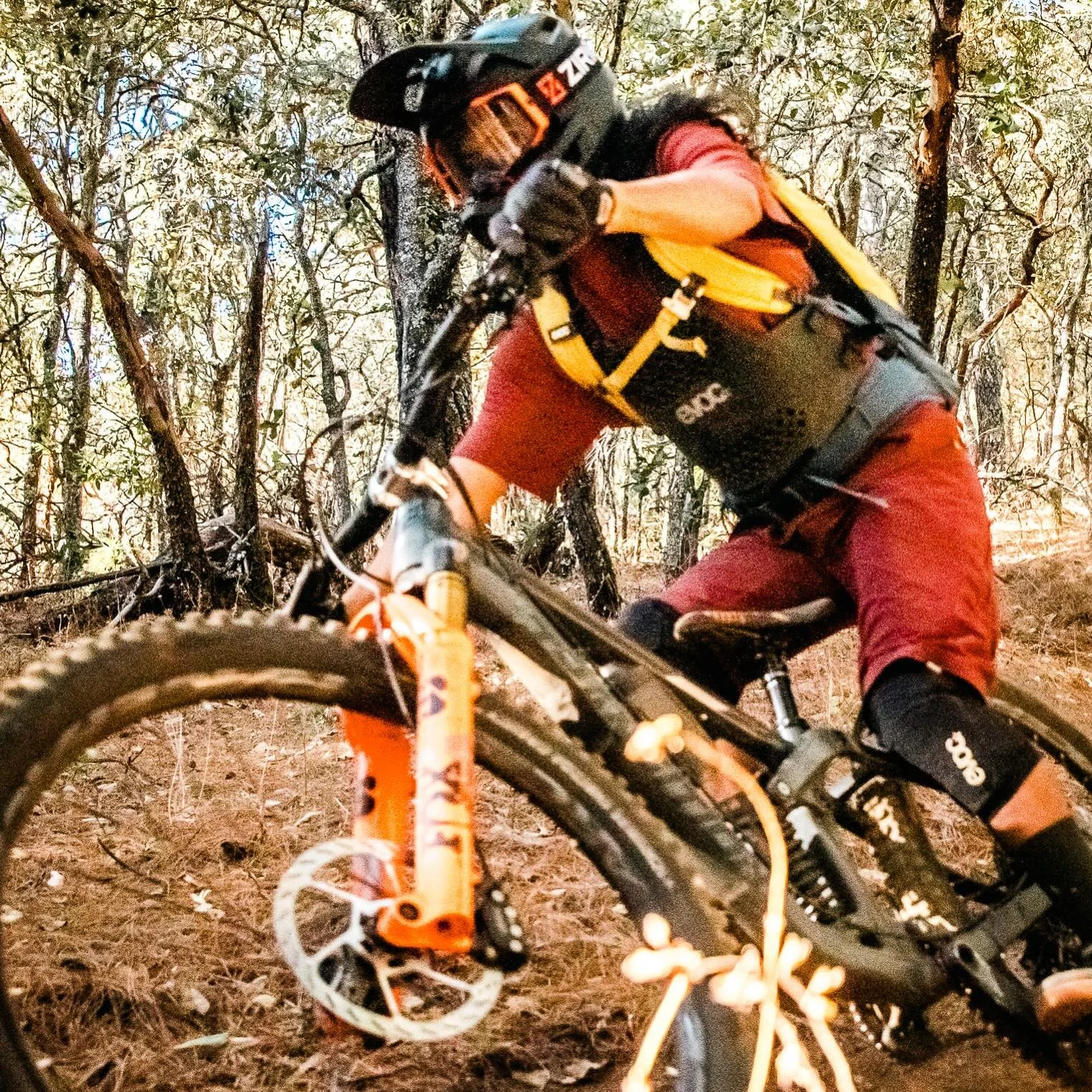 The best trails demand the best protection. @evocsports @velociomtb @zirkeloptics @nicoswit_photo #RideOaxaca #MTB #Enduro #MountainBike #OaxacaAdventure GuideLife RideProtected