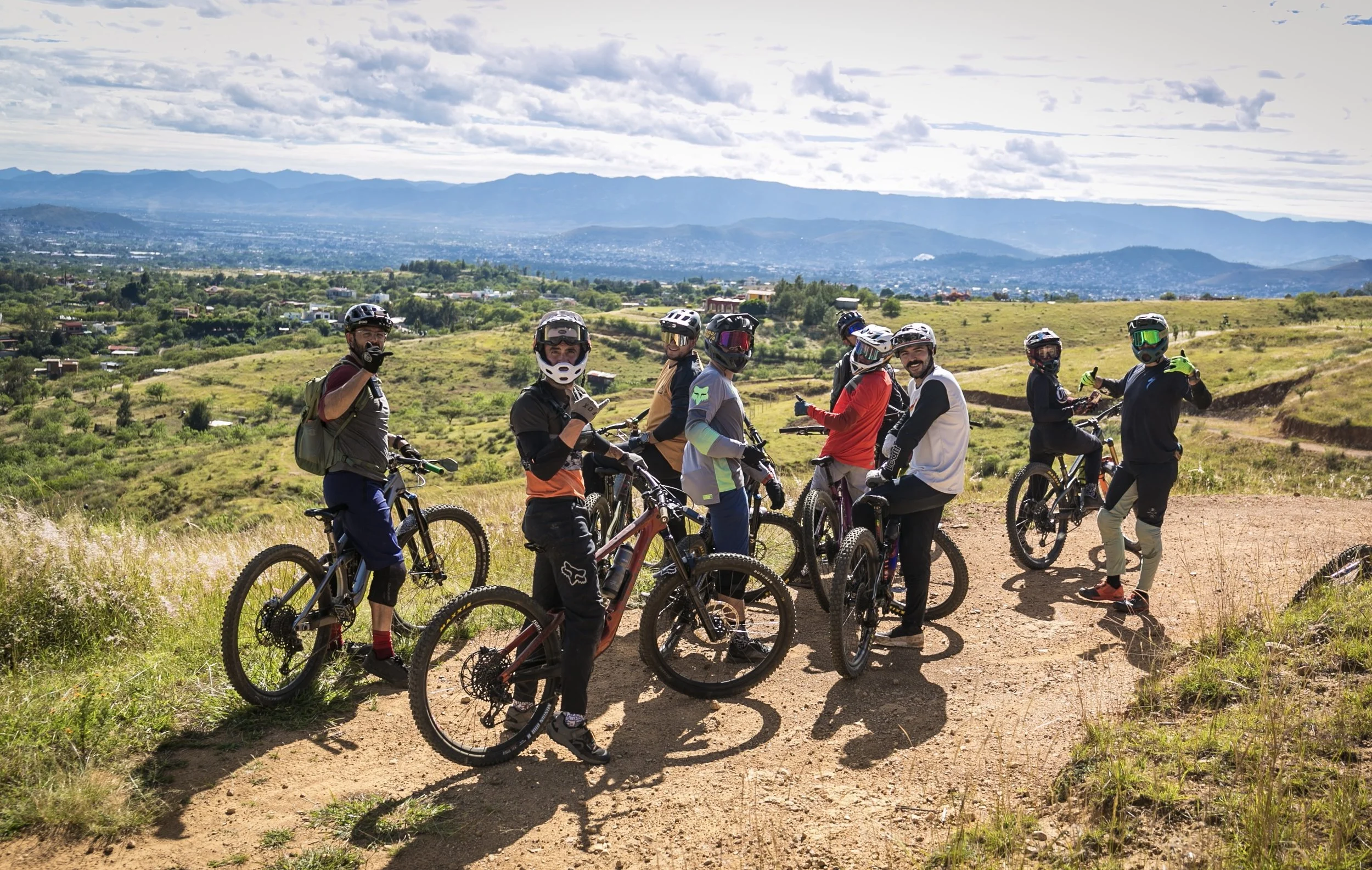 International riders participating in a guided mountain bike tour with Transierra Norte