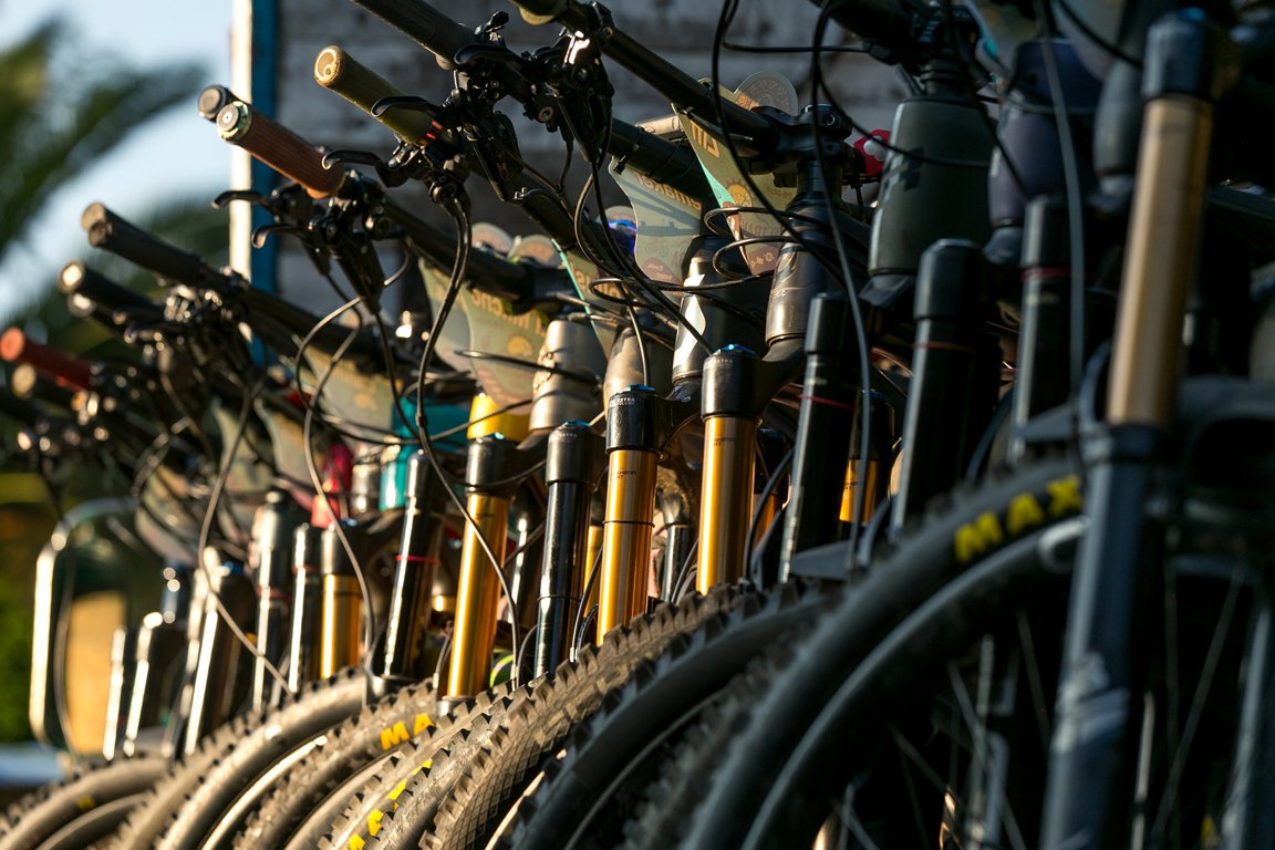 Mountain bike preparation and maintenance before racing the Transierra Norte enduro event in Oaxaca
