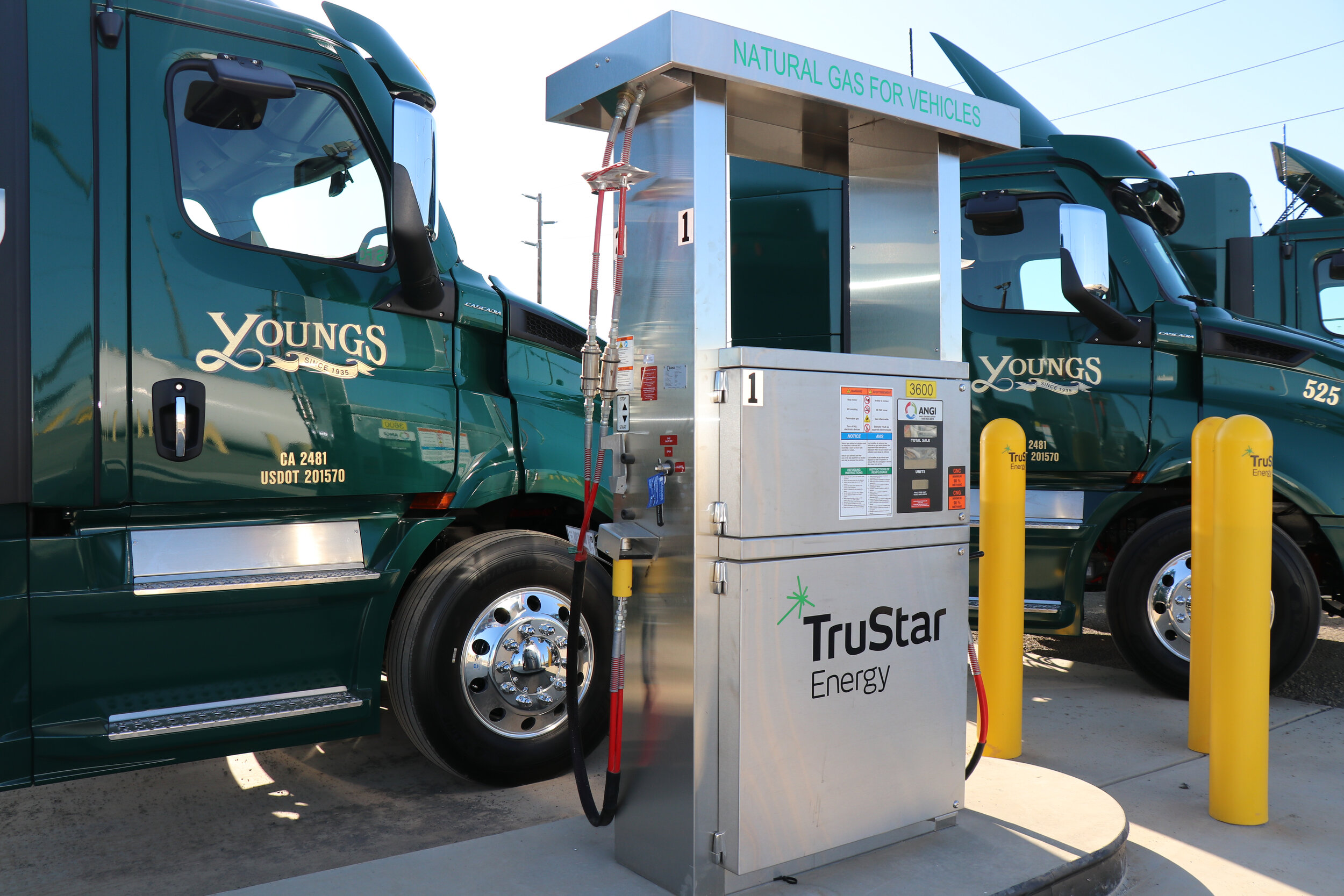 cng
compressed natural gas
sustainable trucking company