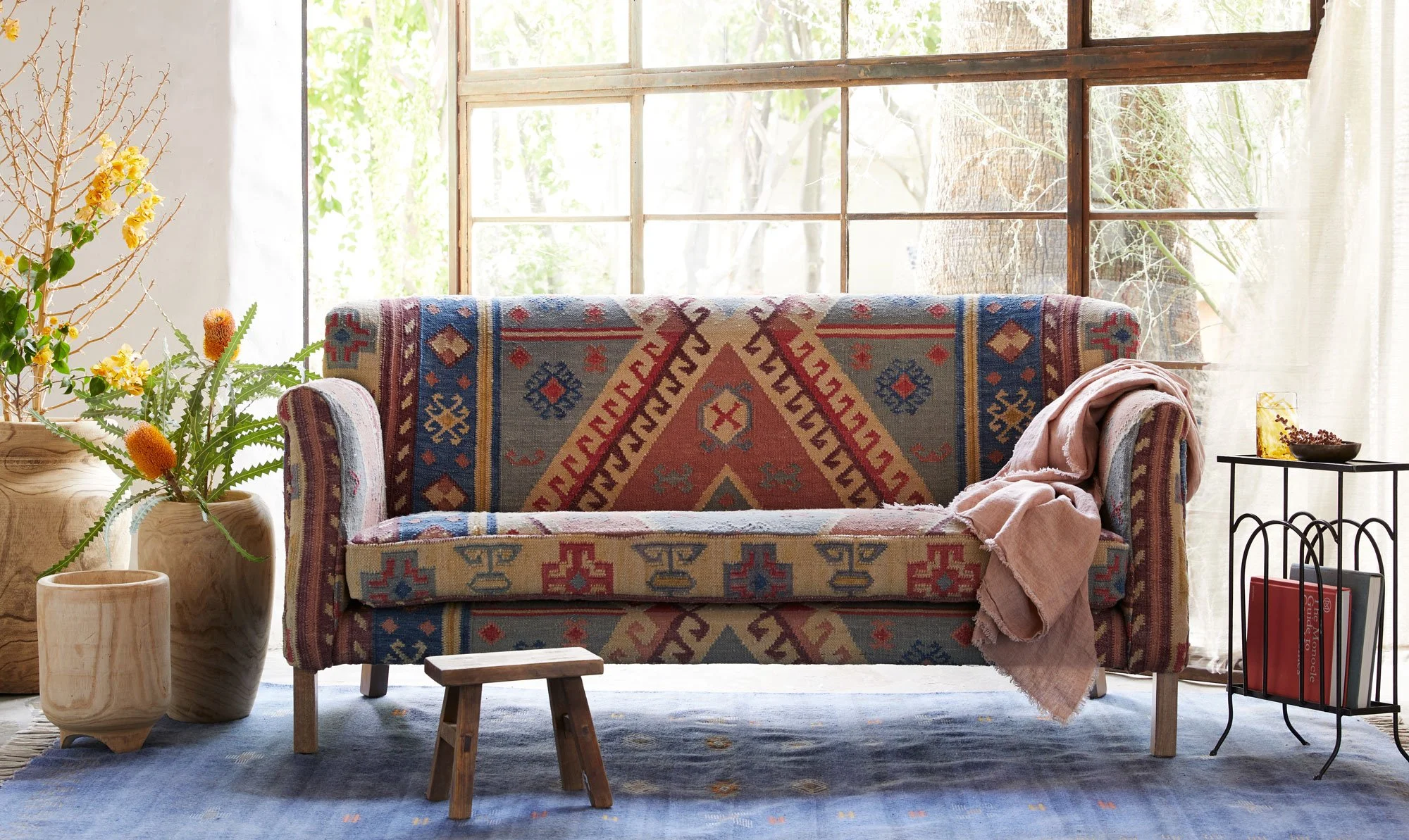 H08_kilimloveseat_3CF_1350.jpg