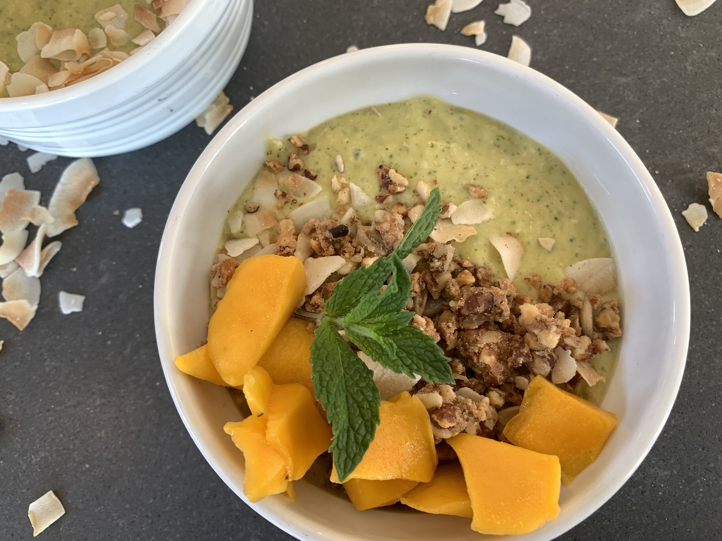 Mango Mint Smoothie Bowl