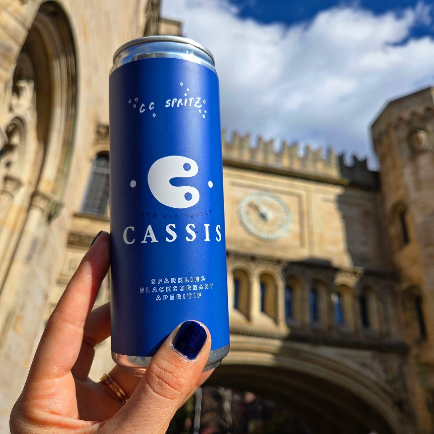 Treat yourself to this &quot;grown-up&quot; refresher 💙

A sparkling black current cocktail made with real ingredients - no weird stuff from @currentcassis

Ft. Lightly fermented Hudson Valley Blackcurrants, with vibrant botanical, citrus peel, cris