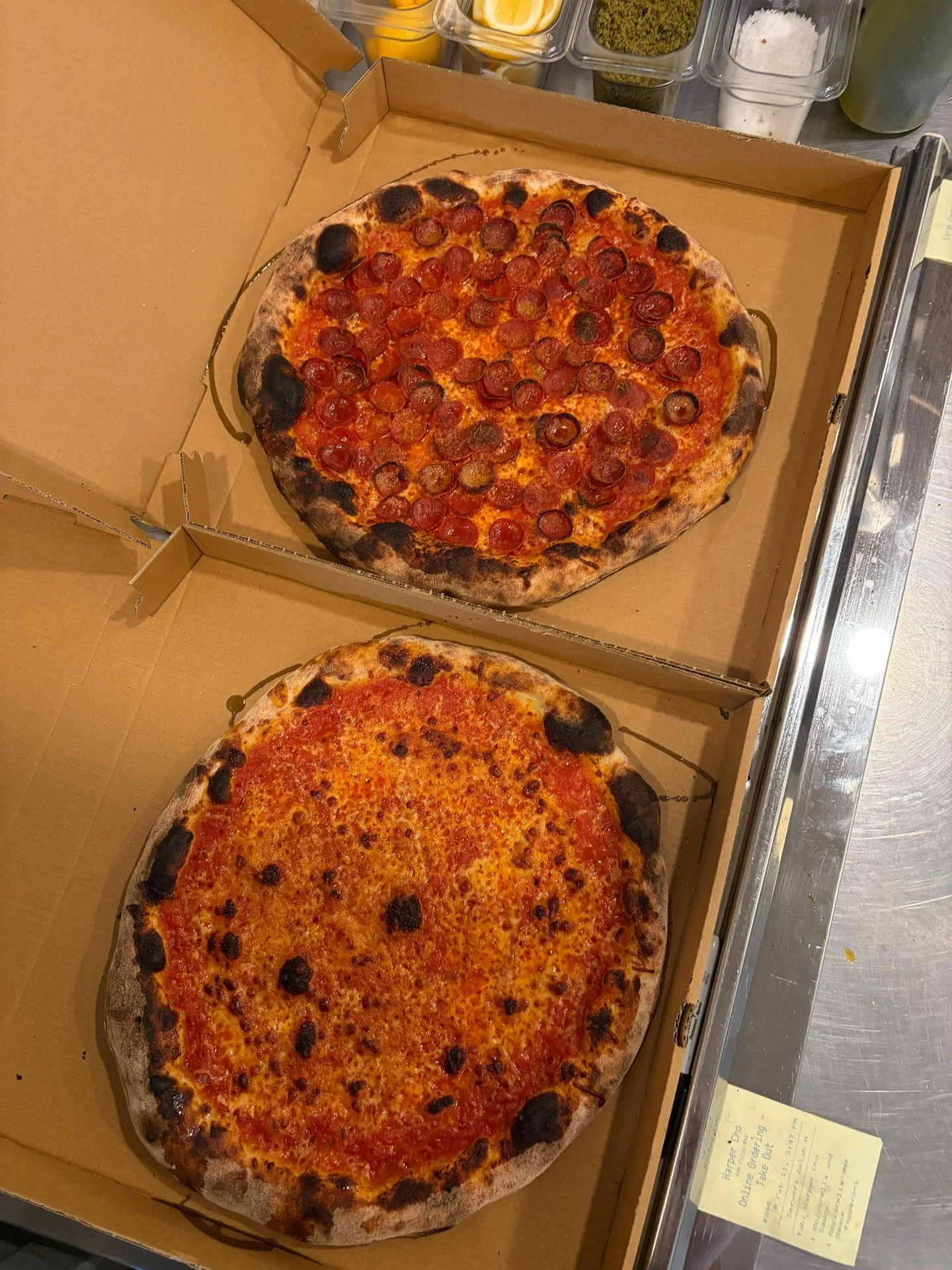 HAPPY WEDNESDAY EAST ROCK ✨️

$10 cheese or sauce pies ♨️ 3pm - 8pm

* Wednesdays only. Plain cheese or Sauce ONLY*

#newhavenpizza #newhavenishpizza #newhavenish #newhaven #ctbites