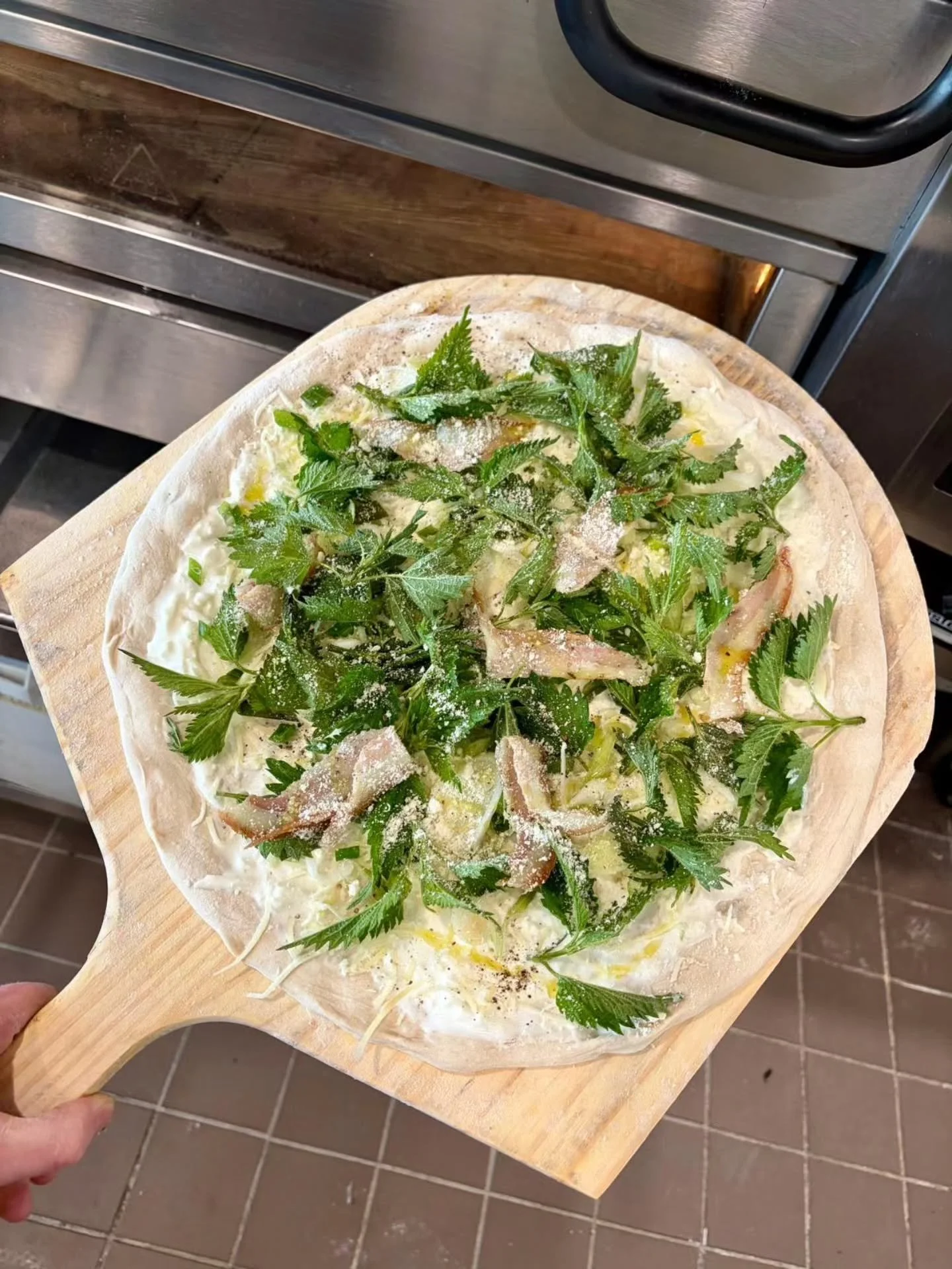 A little before and after 🌞

The Stinging Nettle Pie ... aka, a taste of Spring 🌱

stracciatella, scamorza, garlic, @waldenhillco guanciale cotto, @ysfp stinging nettles, spring onions, pecorino toscano, black pepper + lemon

Thinking of keeping th