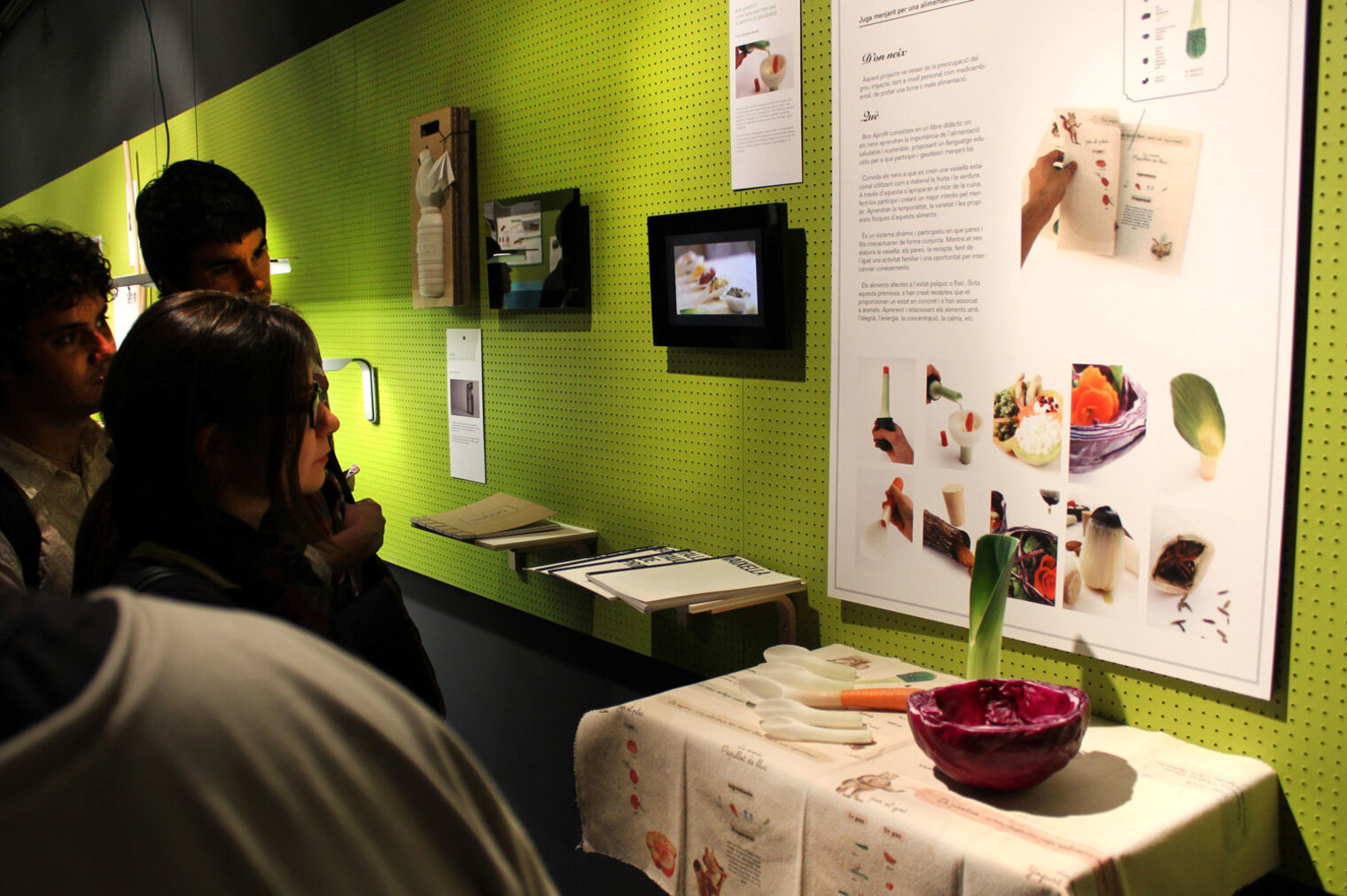 27548-10872356-EXPO-EXITS-ELISAVA-bon-aprofit_jpg.jpg