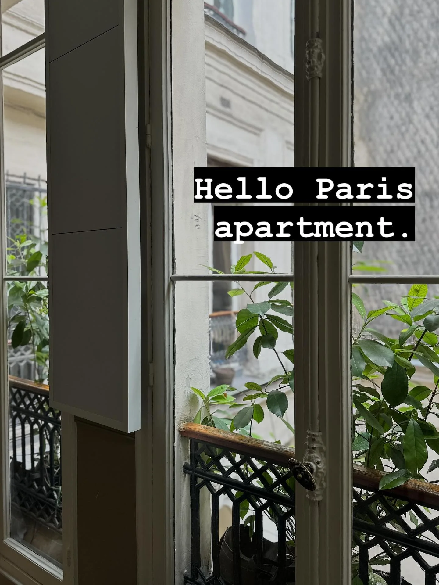 Hello Paris apartment. #lemarais 🇫🇷🥐😘