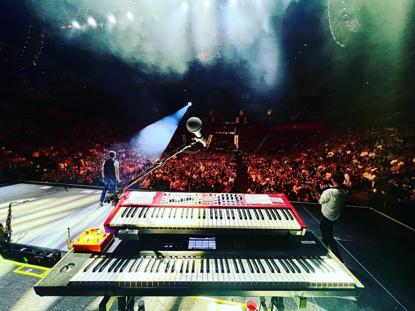 Thank you to everyone that came out tonight &mdash; you were amazing! 🎹✌️❤️@chicagotheband @mohegansun @korgofficial @oris @apl @rockedregalia @davisgonthier