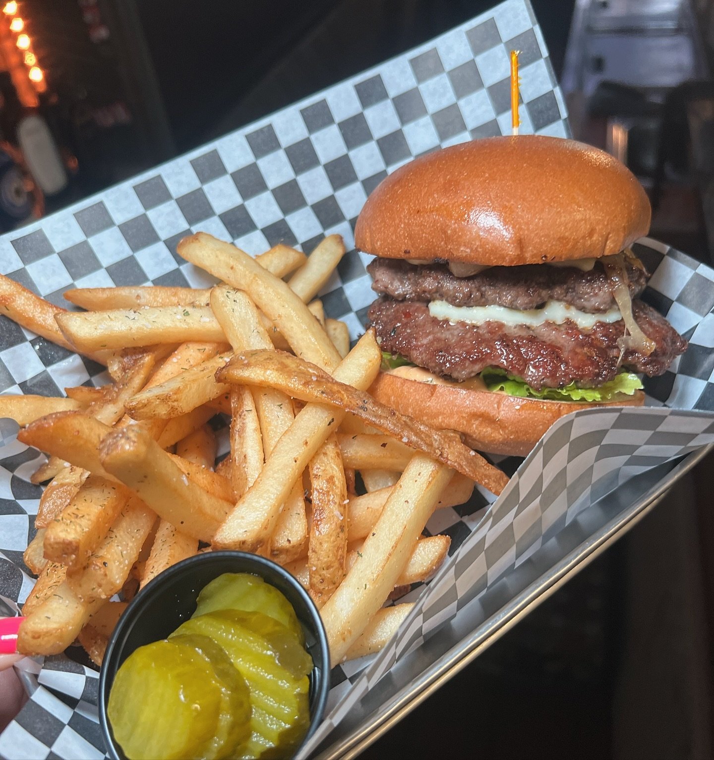 The sun is shinning &amp; it&rsquo;s Friday Eve! Come have dinner on the patio! $10 Smashburgers from 4-6pm during Happy Hour! 76ers Playoff at 9pm- Playing on our new 86inch TV!