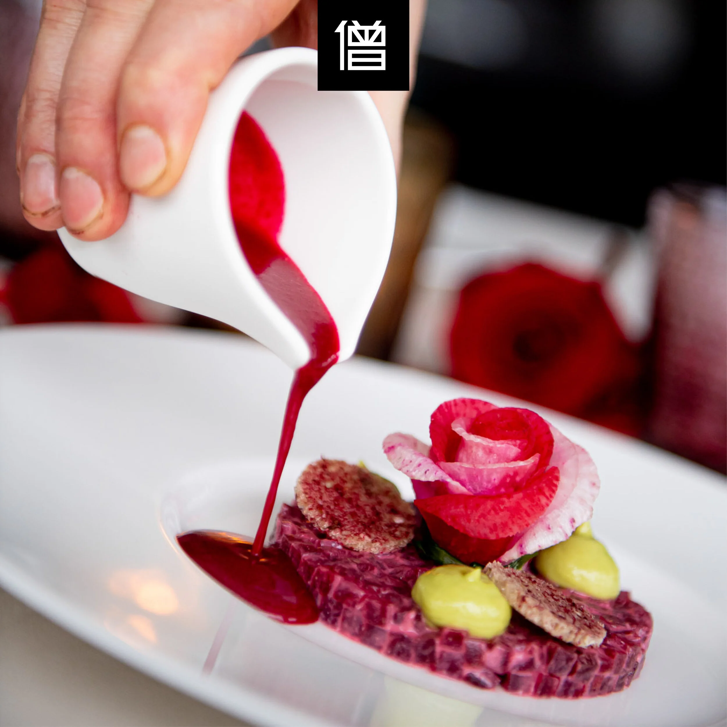 ❤️🍽❤️⁣⁣
⁣⁣
De meest essenti&euml;le ingredi&euml;nten voor een culinair hoogtepunt, zijn liefde en passie. Wij zijn slechts boudoir artiesten die de schoonheid vastleggen en vertalen naar een beeld waar je op slag verliefd op wordt.⁣⁣
⁣⁣
The most es