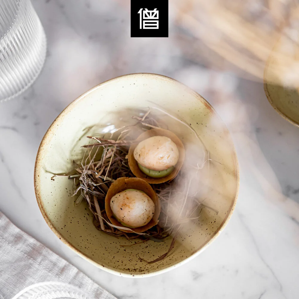 Pasen staat ook voor nieuw leven, laten we uitkijken dit weer ten volste te mogen doen. Happy Easter!⁣⁣
Voor veel klanten hebben we prachtige Paas menu's mogen fotograferen. Eentje in het bijzonder, een mooie samenwerking tussen @restaurantnoble en @