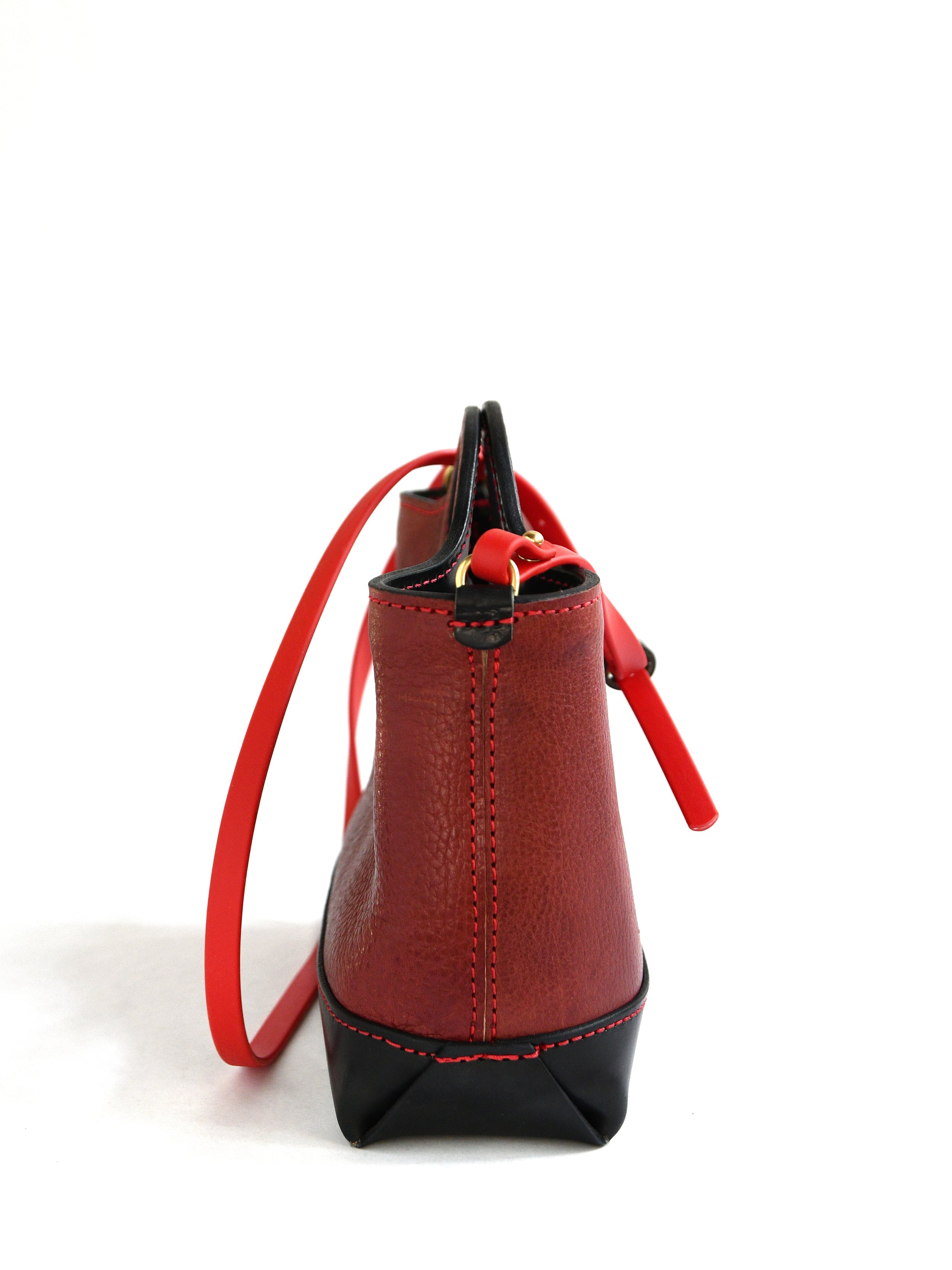 elviratote.red.2.jpg