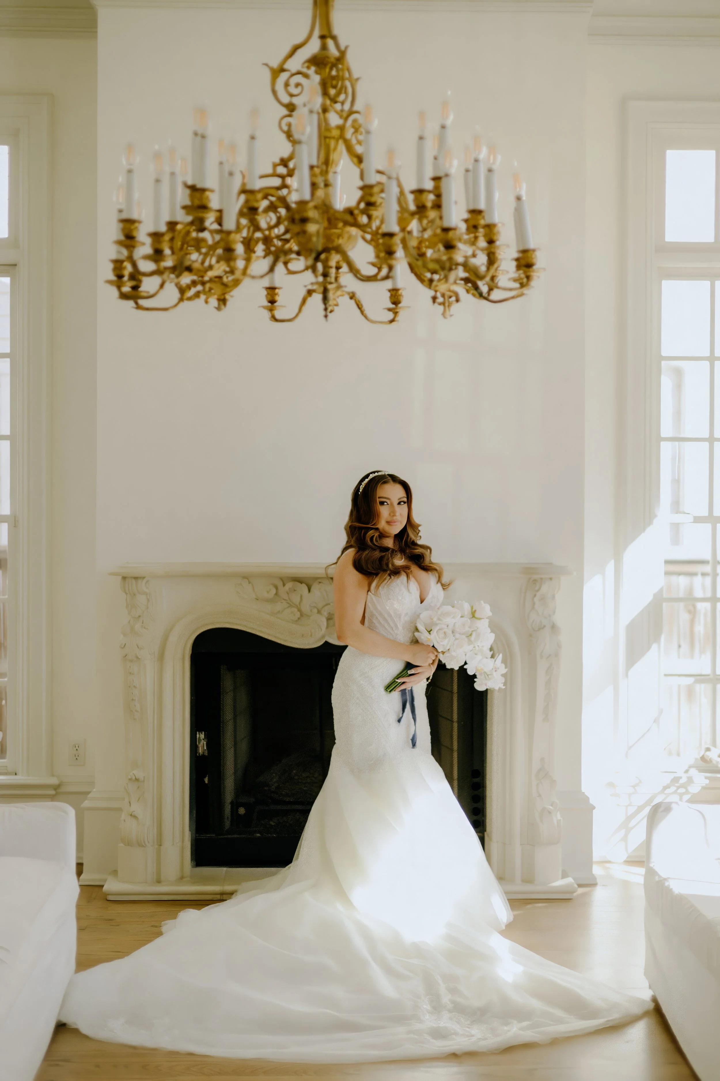 Houston & Texas Family, Couples, Newborn, Maternity, Bridal Photography – Bride standing in front of mirror with natural light, Houston.