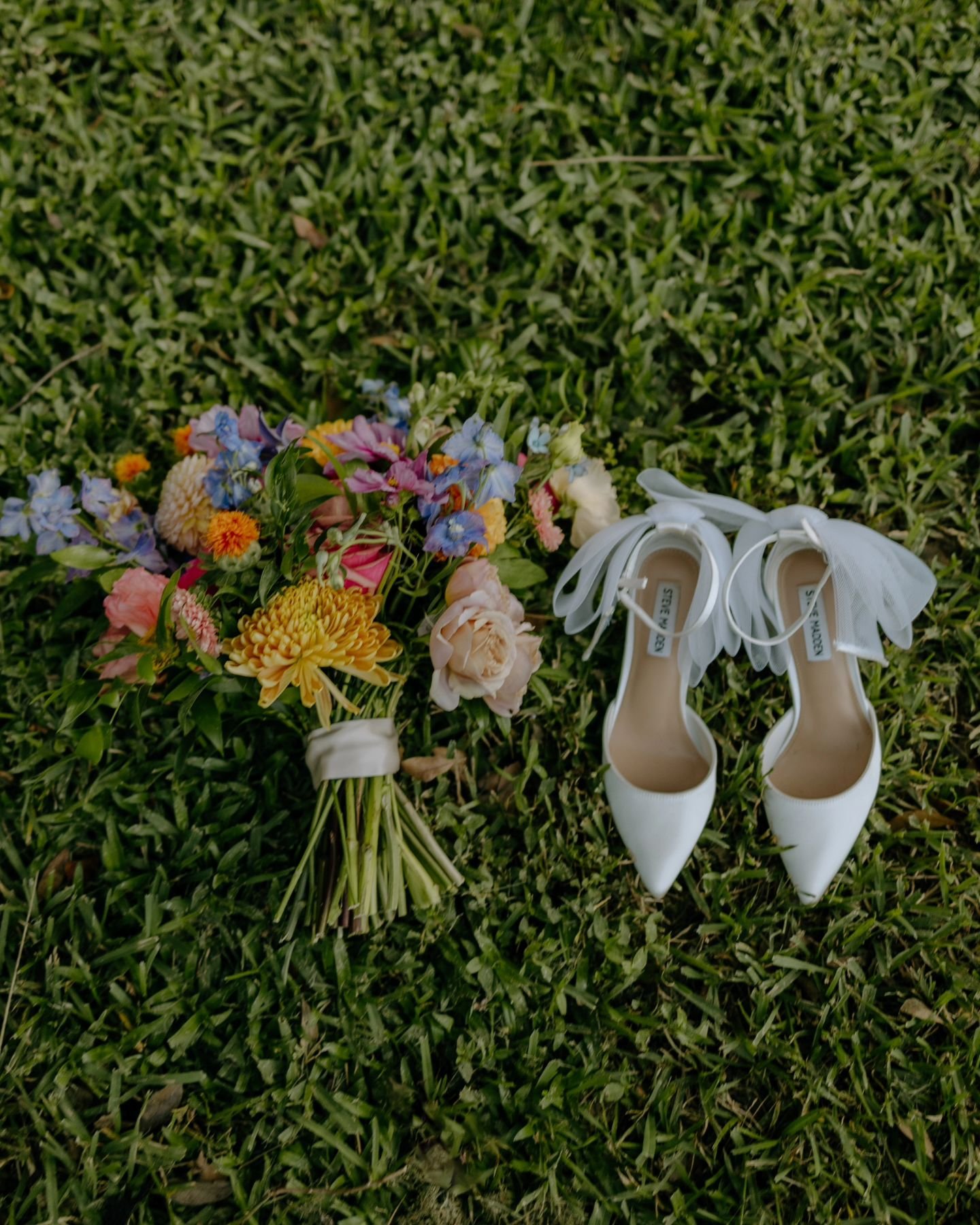 When the details are a mood ✨️

Photo: yours truly 
Florist: @wanderiefloralstudio 
Planner: @everystepplanning 
Venue: @thepeachorchardvenue