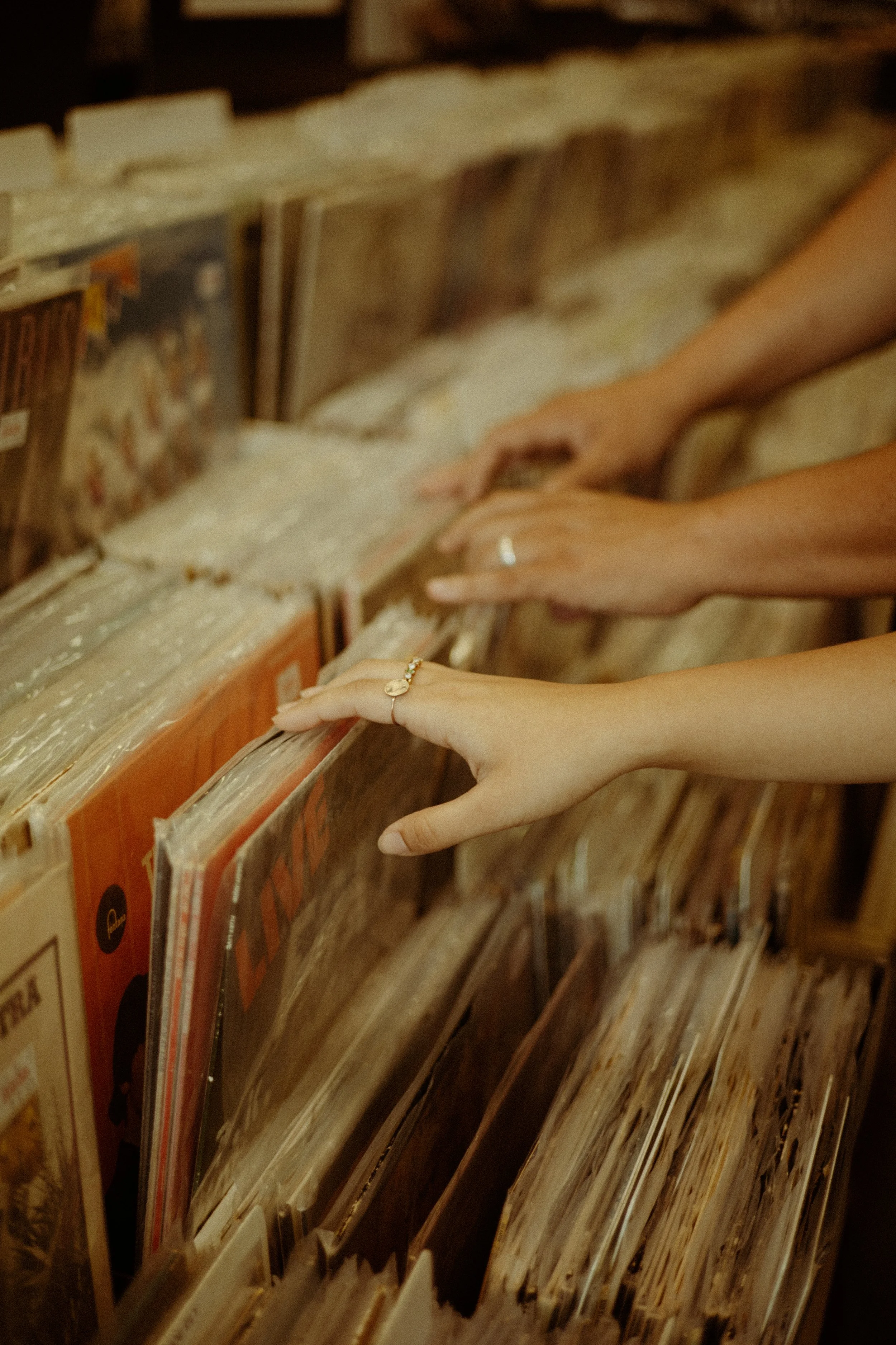 Couples Portrait Photography, Houston TX – couple flipping through records during styled Houston session