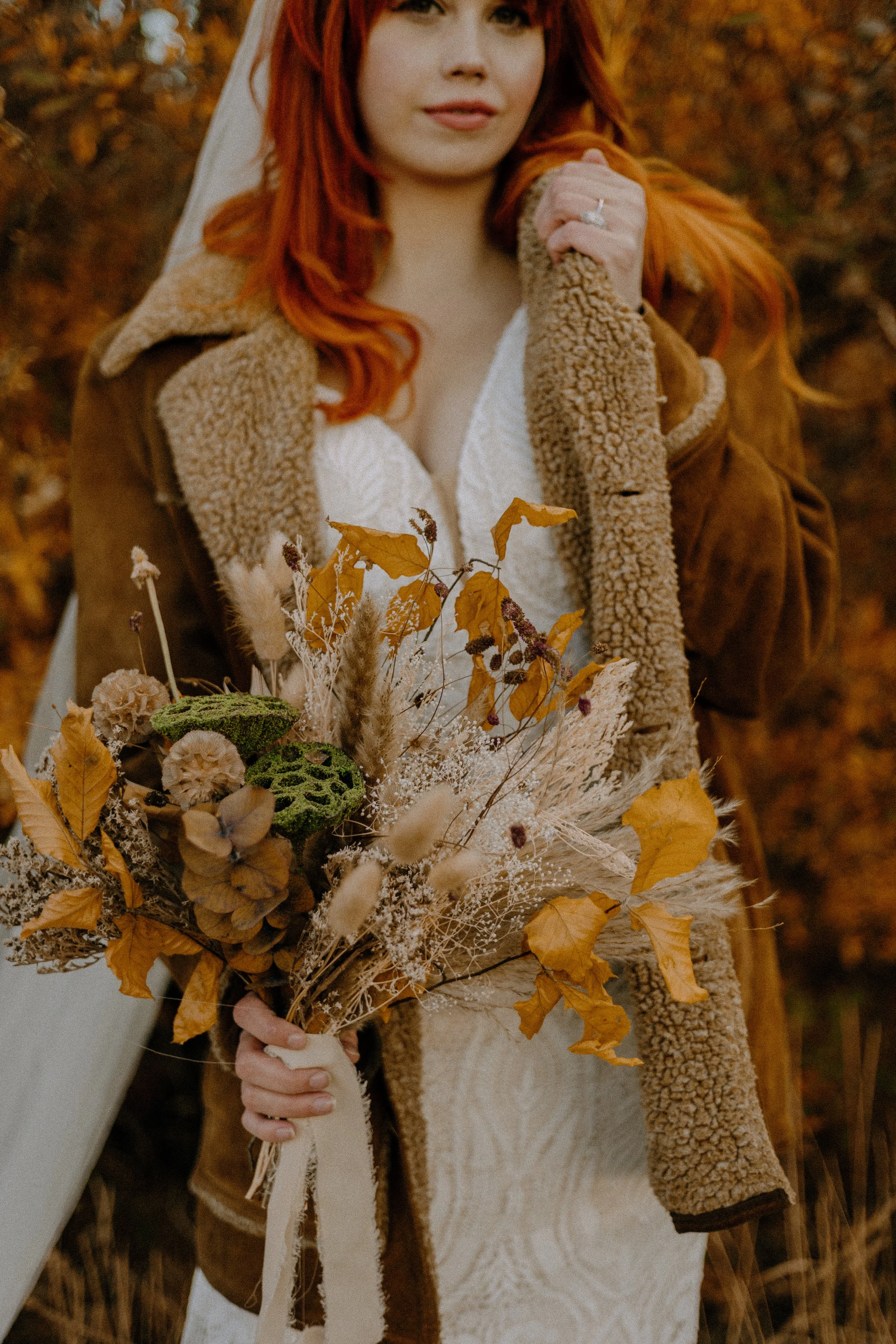 Houston & Texas Wedding & Elopement Photography – Bride’s bouquet close up with golden textures in Echo Lake Colorado.