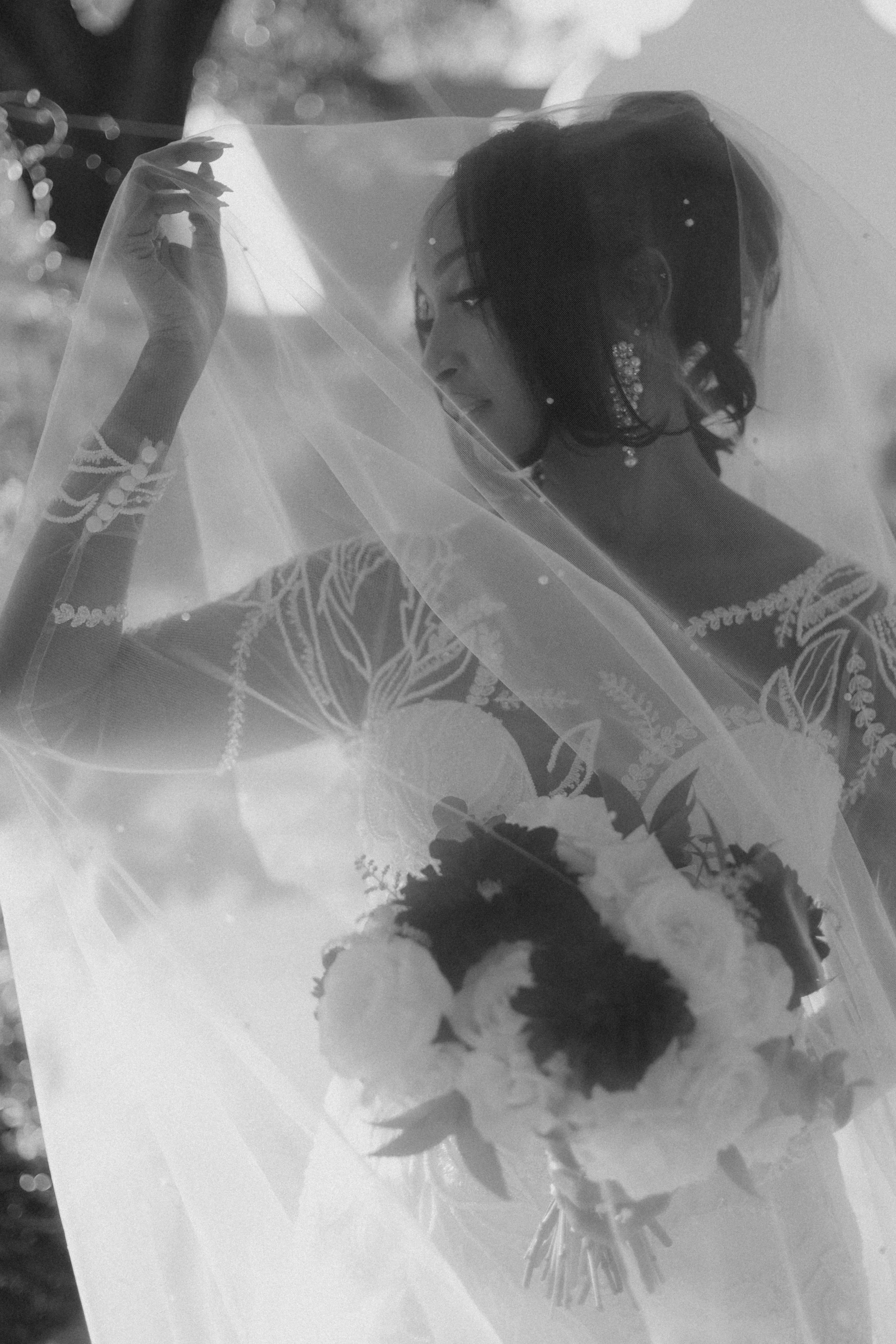 Houston & Texas Family, Couples, Newborn, Maternity, Bridal Photography – Black and white bridal veil photo, Peach Orchard Venue session.