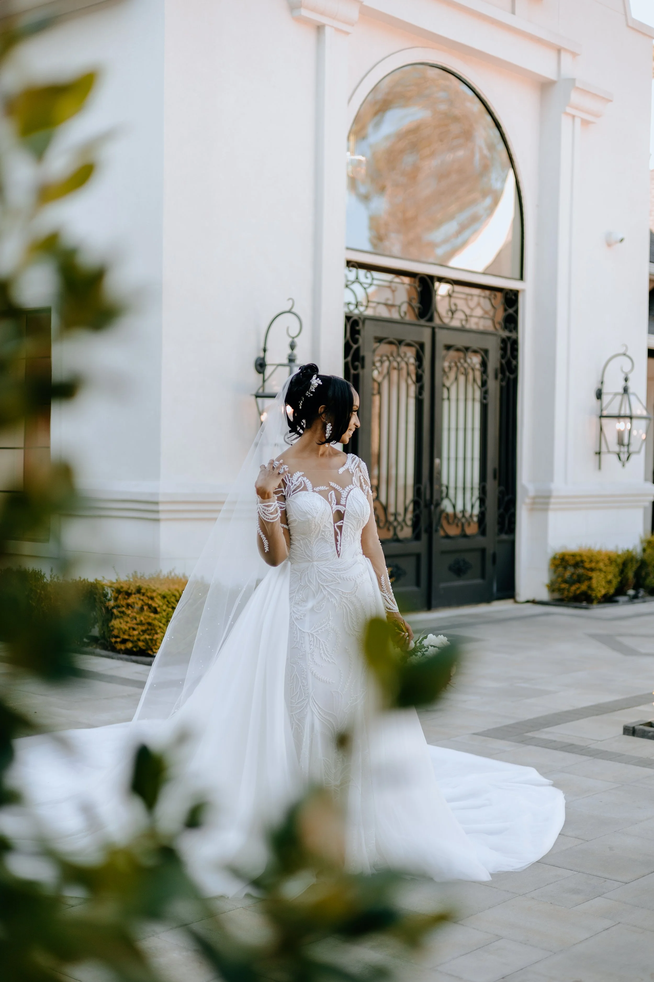 Houston & Texas Family, Couples, Newborn, Maternity, Bridal Photography – Elegant full-length bridal photo in The Woodlands TX gardens.