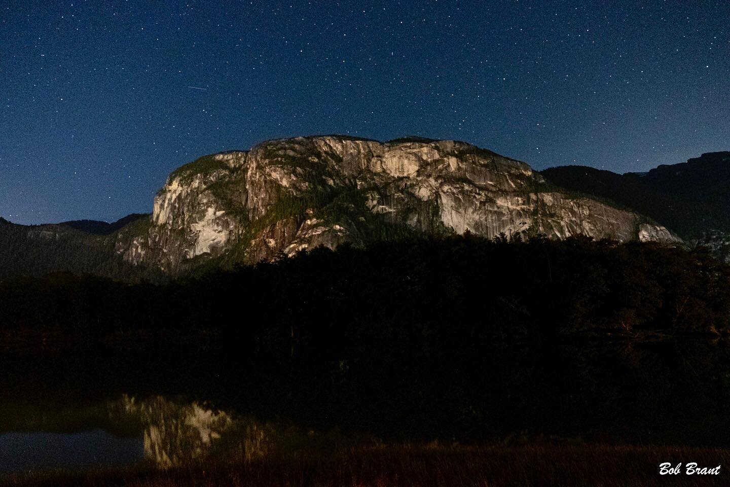 Stawamus Chief/Night View - #stawamuschief #thechief #granitemonalith #legendarymountainface #longexposure #timeexposure #nightlitscene #starrylandscape #stars #FujiXT2. #fujilovers