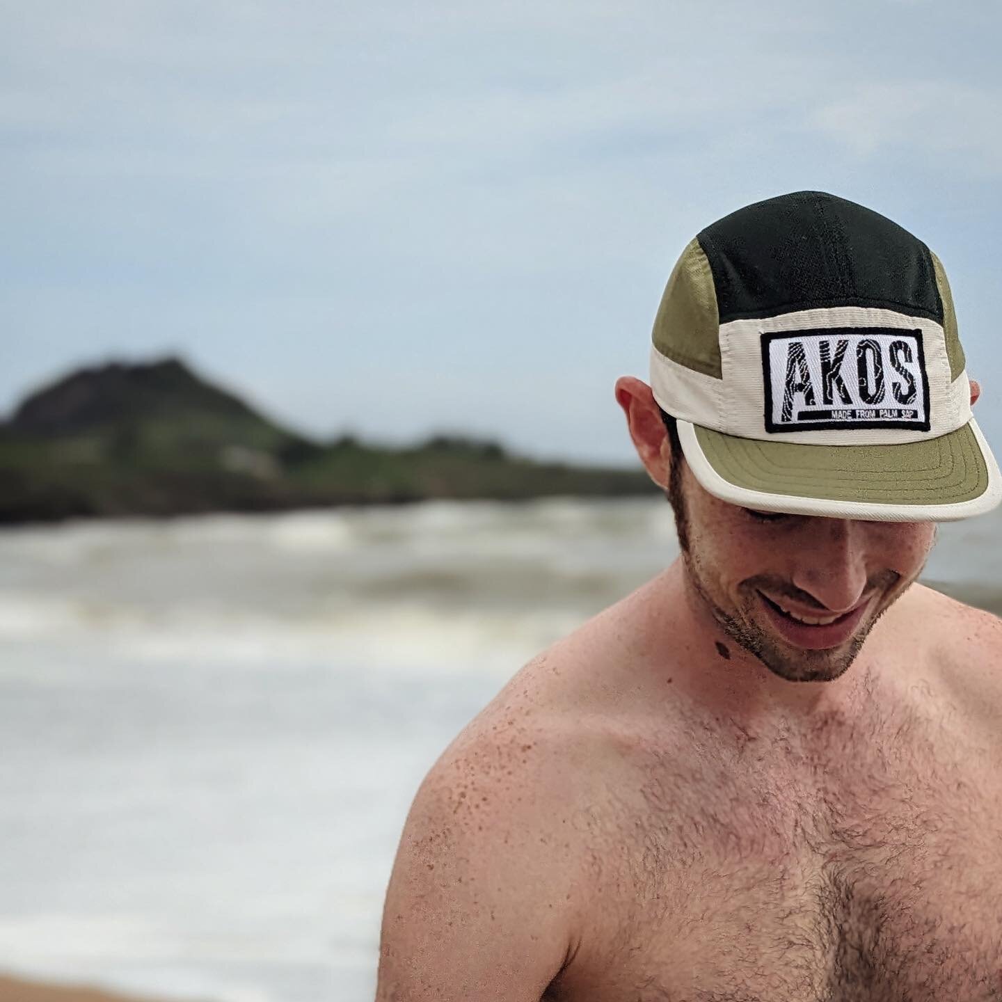 The new Akos &ldquo;Go Birds&rdquo; Cap passes the vibe check out in 
South East Asia
🏝️✌️🦅
.
.
.
#gobirds #philly #palmsapseltzer