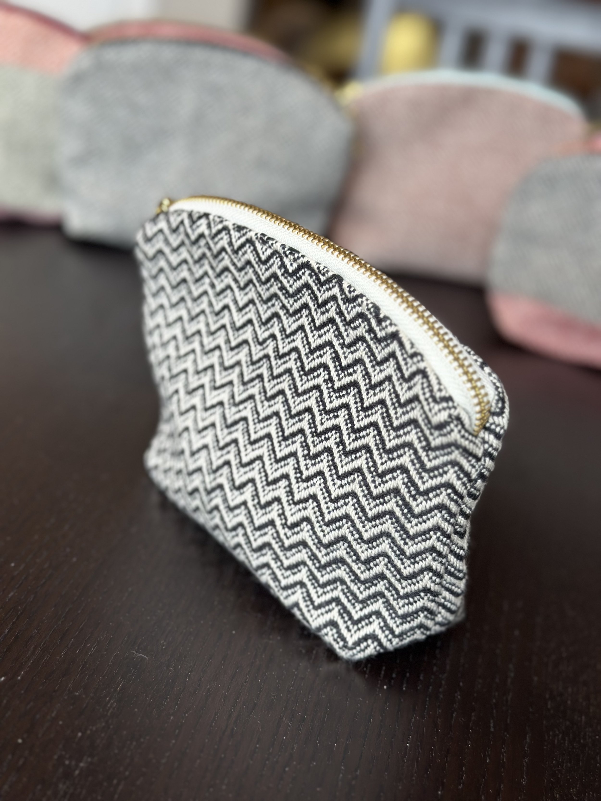 Zipper pouch black with cream zipper