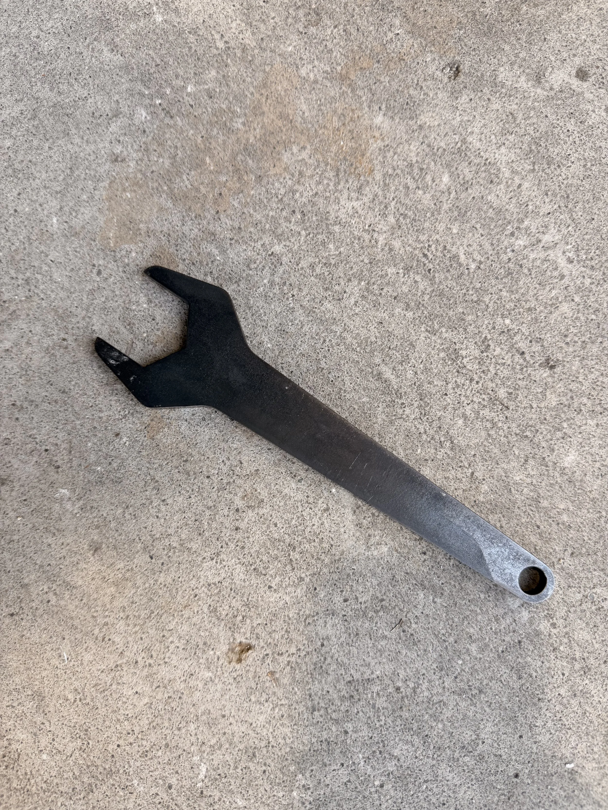 cylinder cradle wrench.jpeg