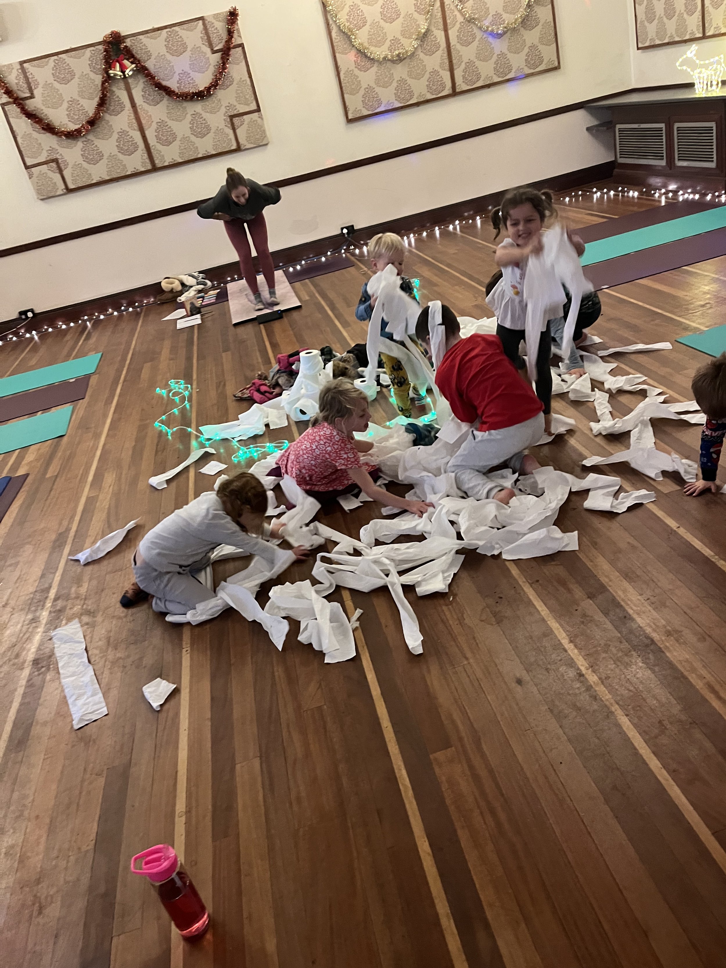 christmas kids yoga18.jpeg