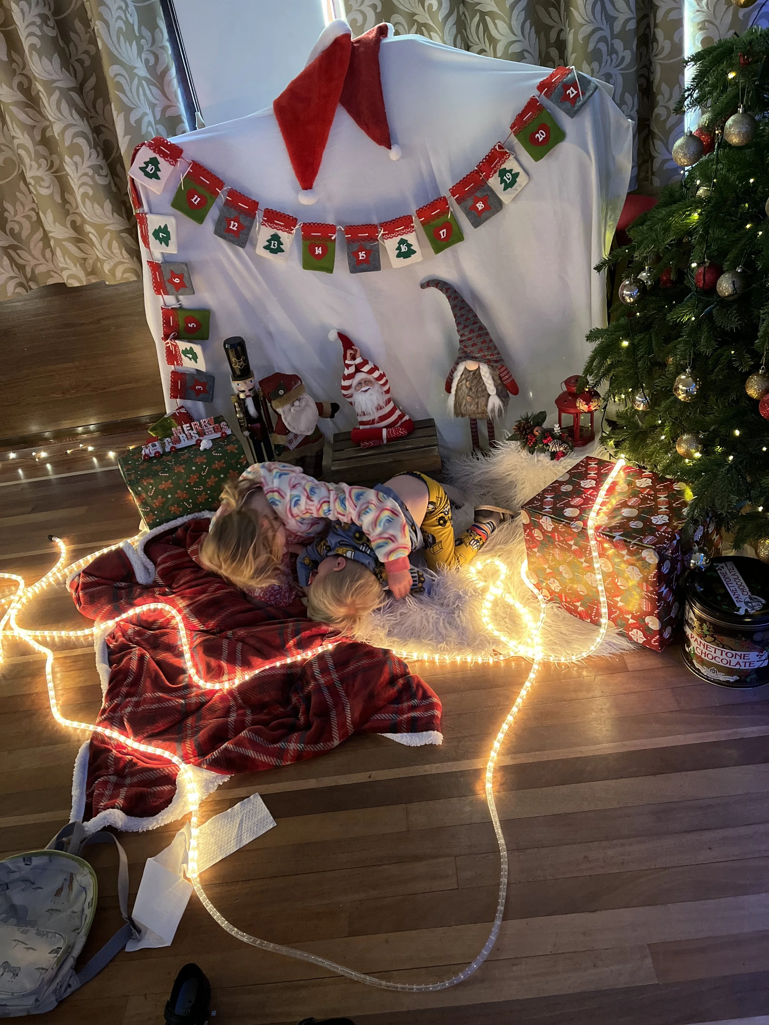 christmas kids yoga21.jpeg