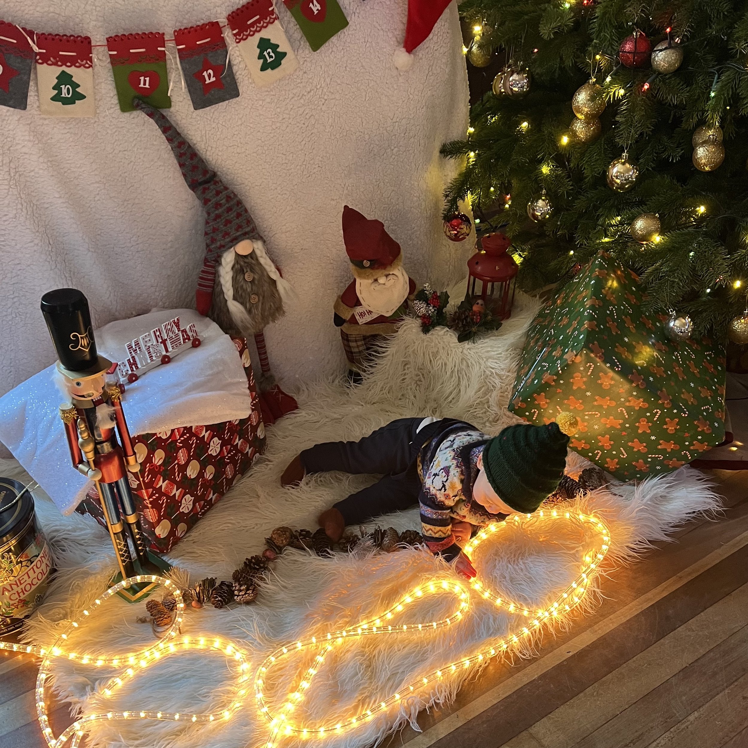 christmas kids yoga12.jpeg